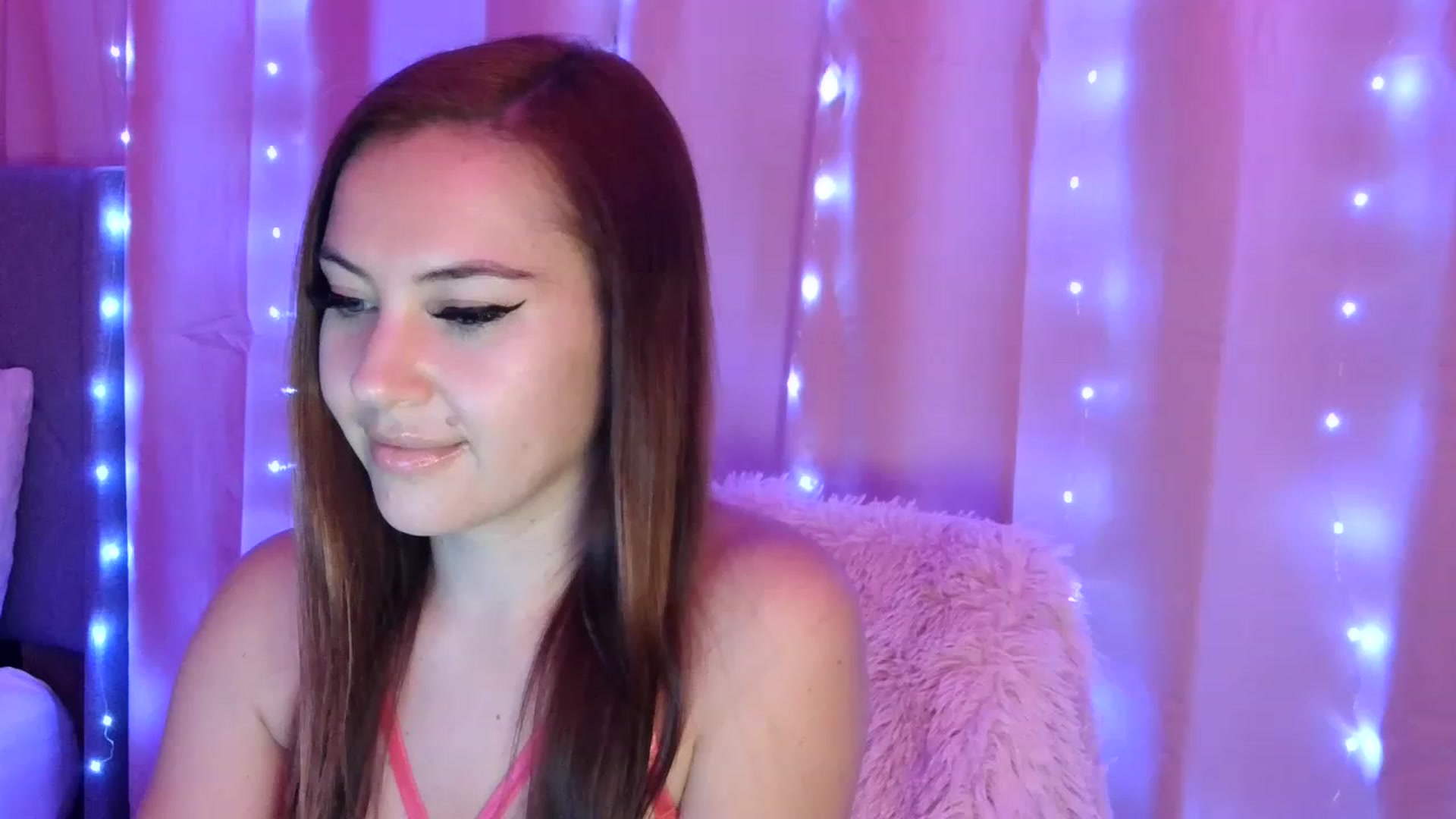 Gallery image thumbnail from Redheademmi's myfreecams stream on, 02/09/2023, 09:22 image 6 of 20