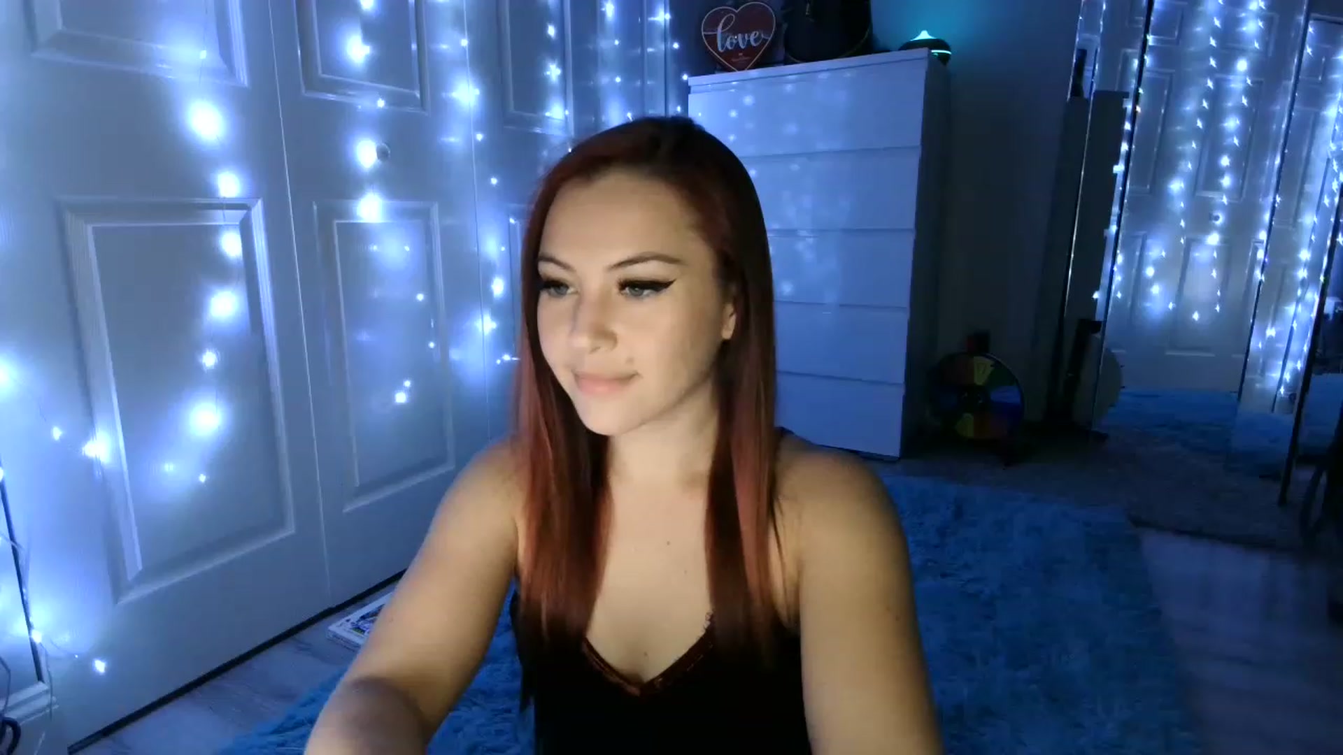 Gallery image thumbnail from Redheademmi's myfreecams stream on, 02/17/2023, 04:22 image 14 of 20