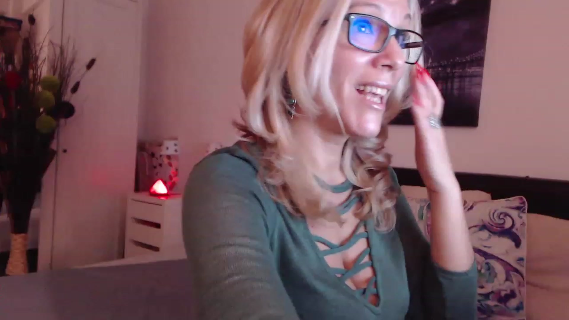 Gallery image thumbnail from Reeya71's myfreecams stream on, 11/15/2022, 02:19 image 11 of 20