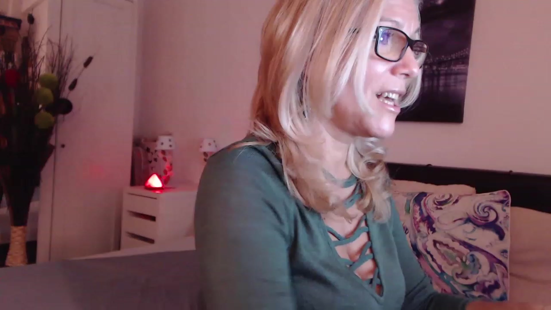 Gallery image thumbnail from Reeya71's myfreecams stream on, 11/15/2022, 02:19 image 9 of 20