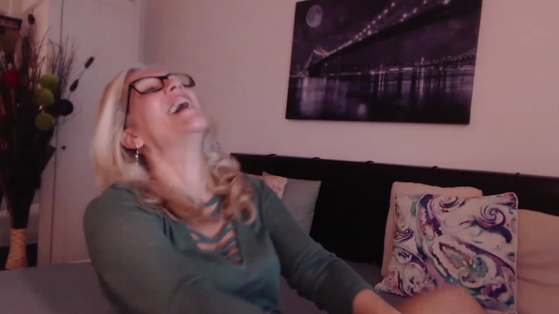Gallery image thumbnail from Reeya71's myfreecams stream on, 11/15/2022, 02:19 image 12 of 20