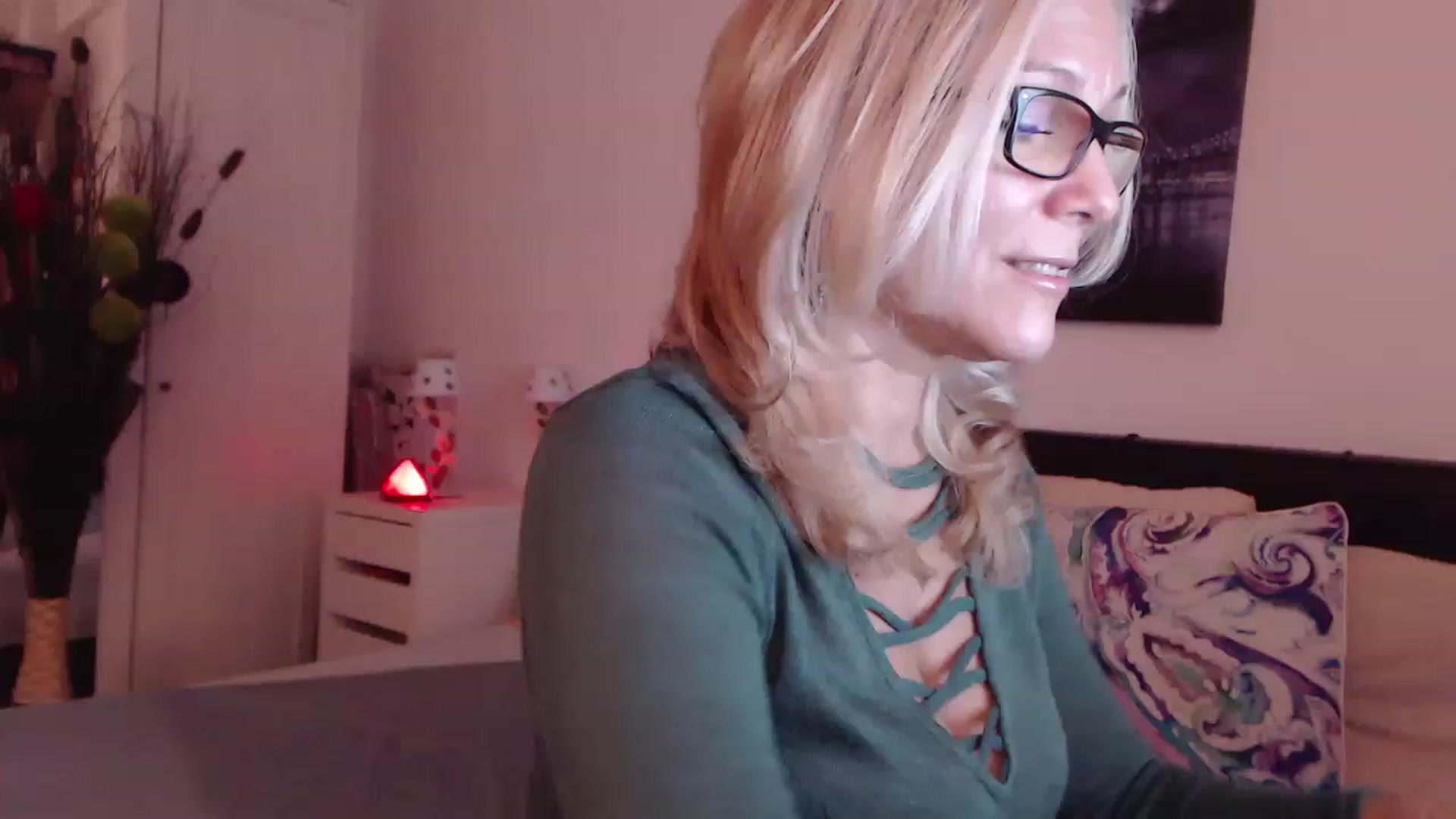 Gallery image thumbnail from Reeya71's myfreecams stream on, 11/15/2022, 02:19 image 1 of 20