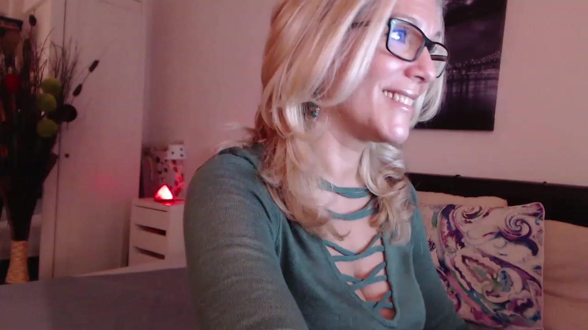 Gallery image thumbnail from Reeya71's myfreecams stream on, 11/15/2022, 02:19 image 18 of 20