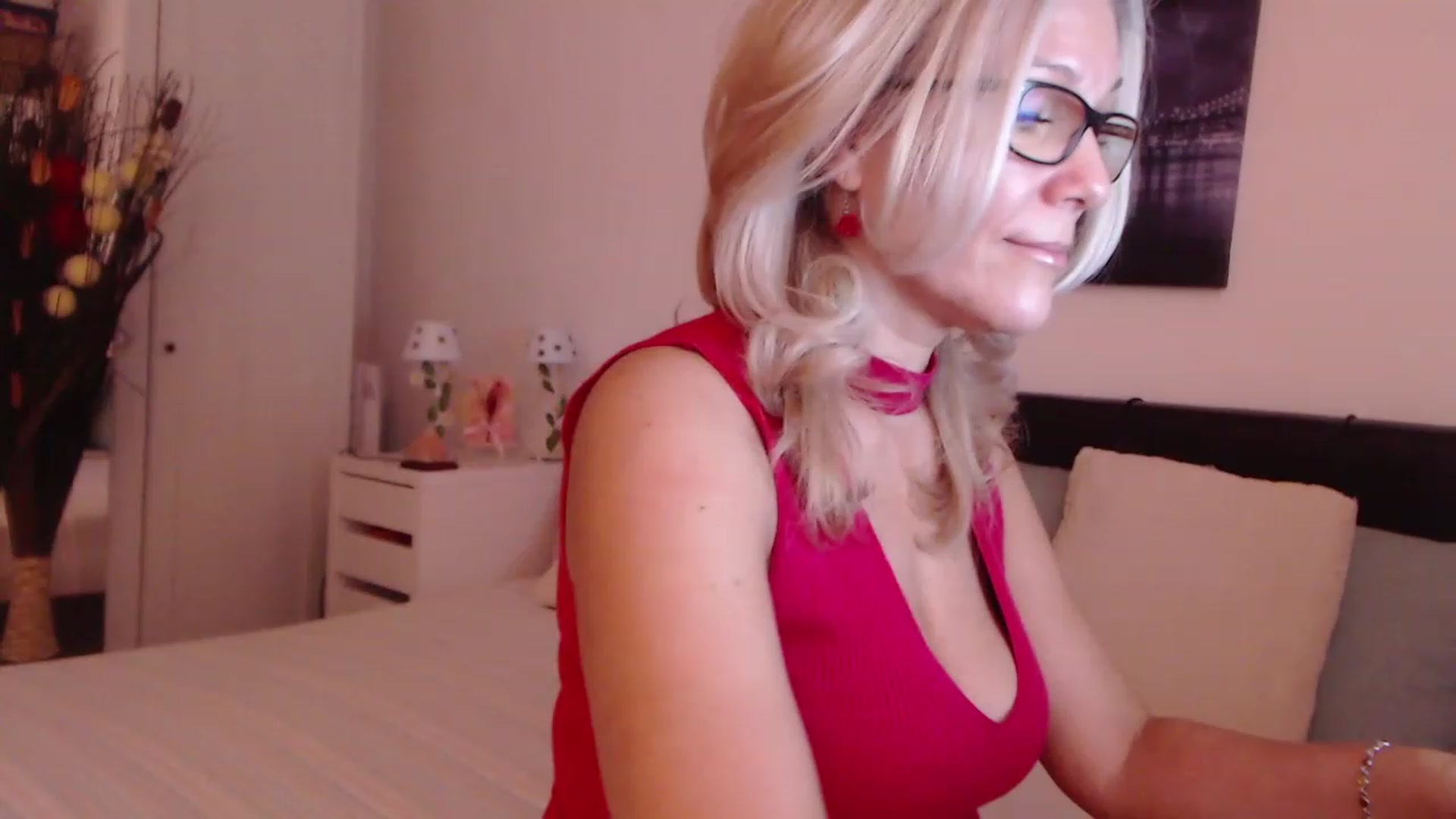 Gallery image thumbnail from Reeya71's myfreecams stream on, 11/21/2022, 02:48 image 20 of 20