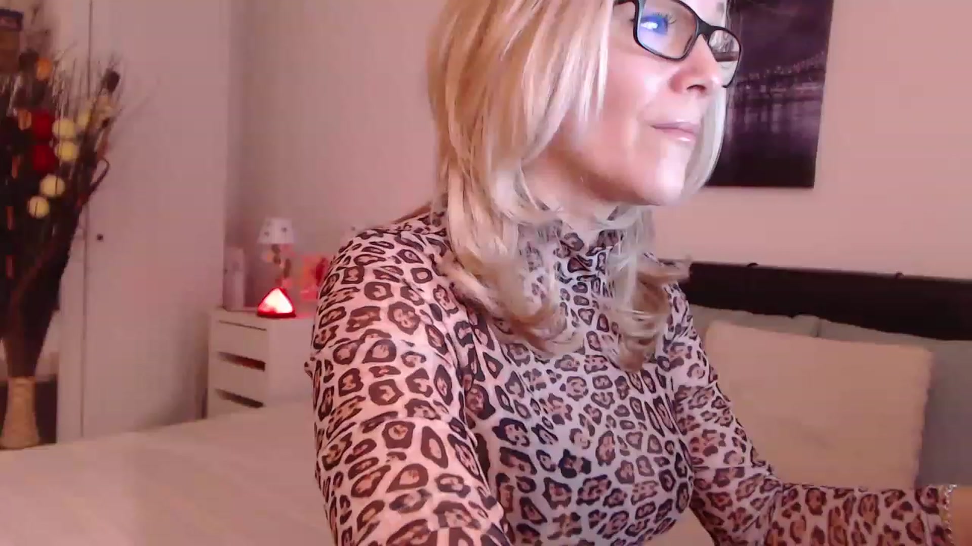 Gallery image thumbnail from Reeya71's myfreecams stream on, 12/02/2022, 01:45 image 2 of 20