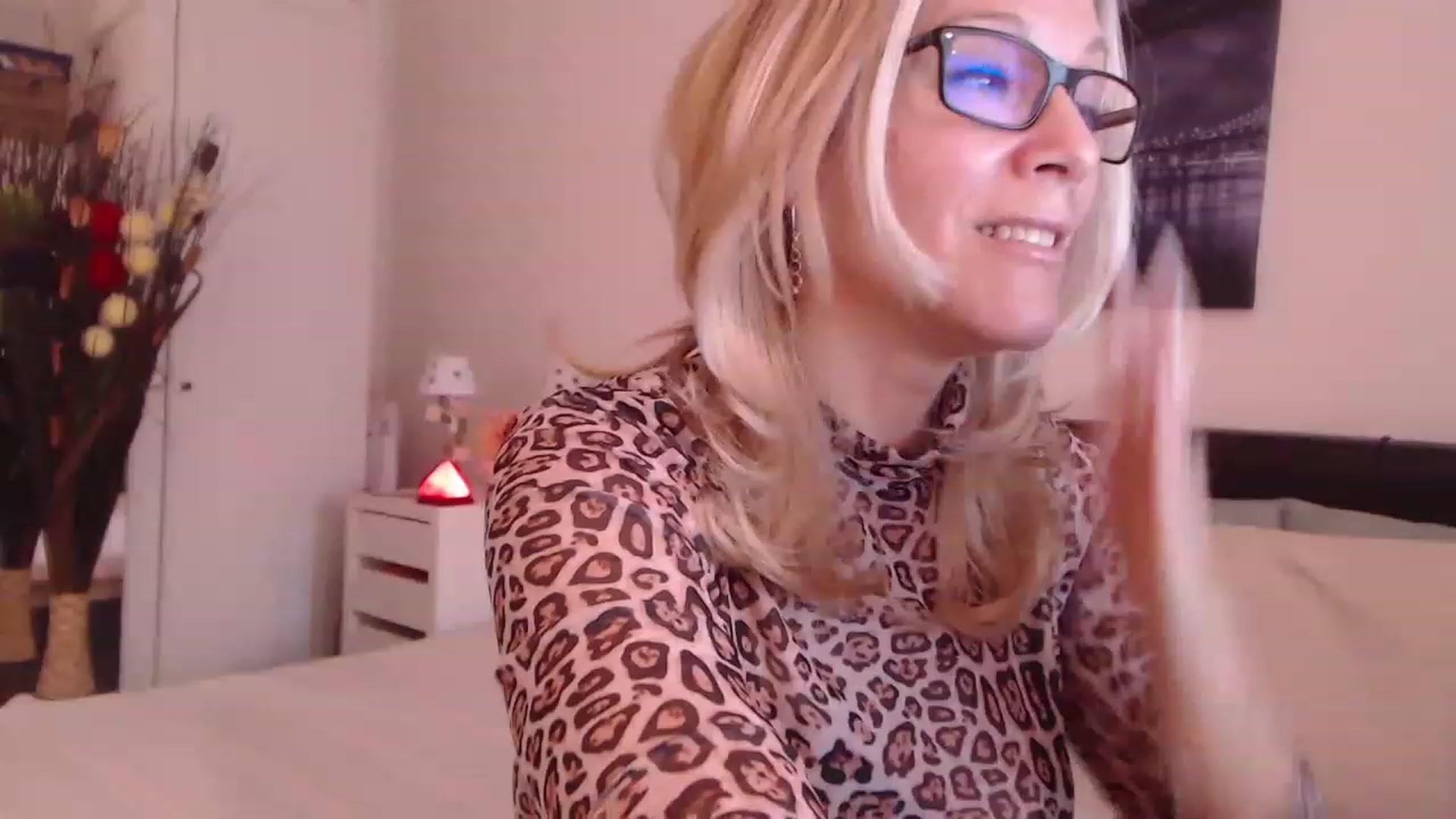 Gallery image thumbnail from Reeya71's myfreecams stream on, 12/02/2022, 09:19 image 11 of 20