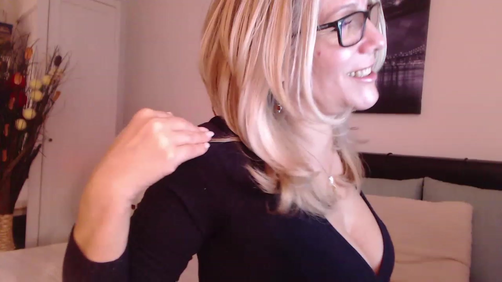 Gallery image thumbnail from Reeya71's myfreecams stream on, 12/05/2022, 04:20 image 7 of 20
