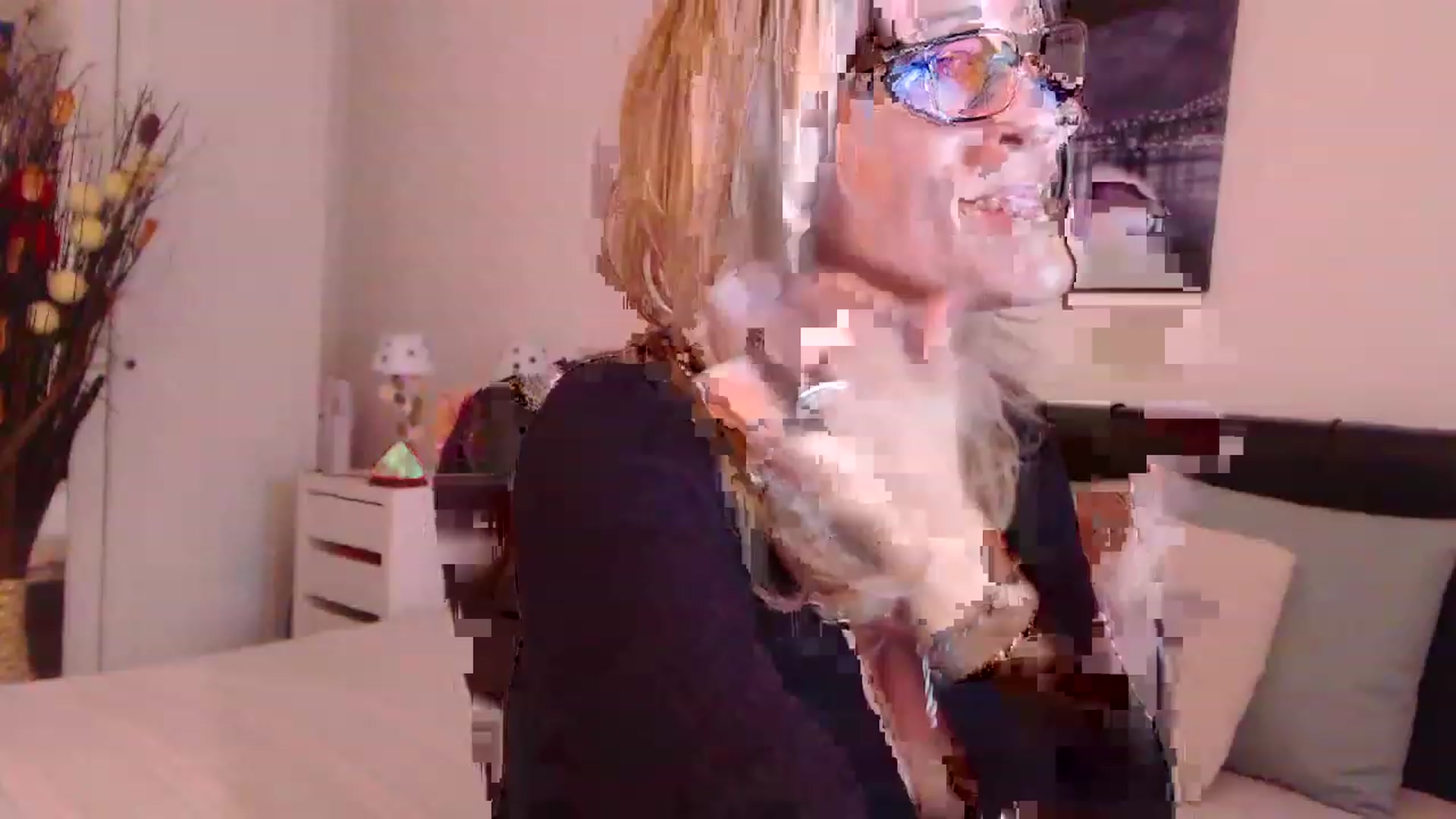 Gallery image thumbnail from Reeya71's myfreecams stream on, 12/05/2022, 11:29 image 12 of 20