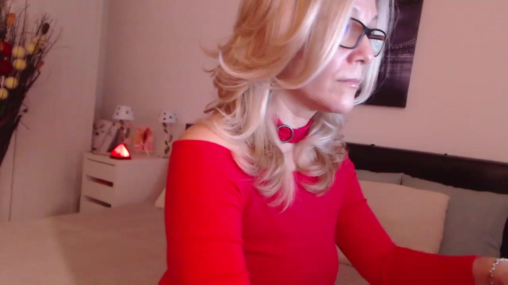Gallery image thumbnail from Reeya71's myfreecams stream on, 12/06/2022, 01:57 image 15 of 20