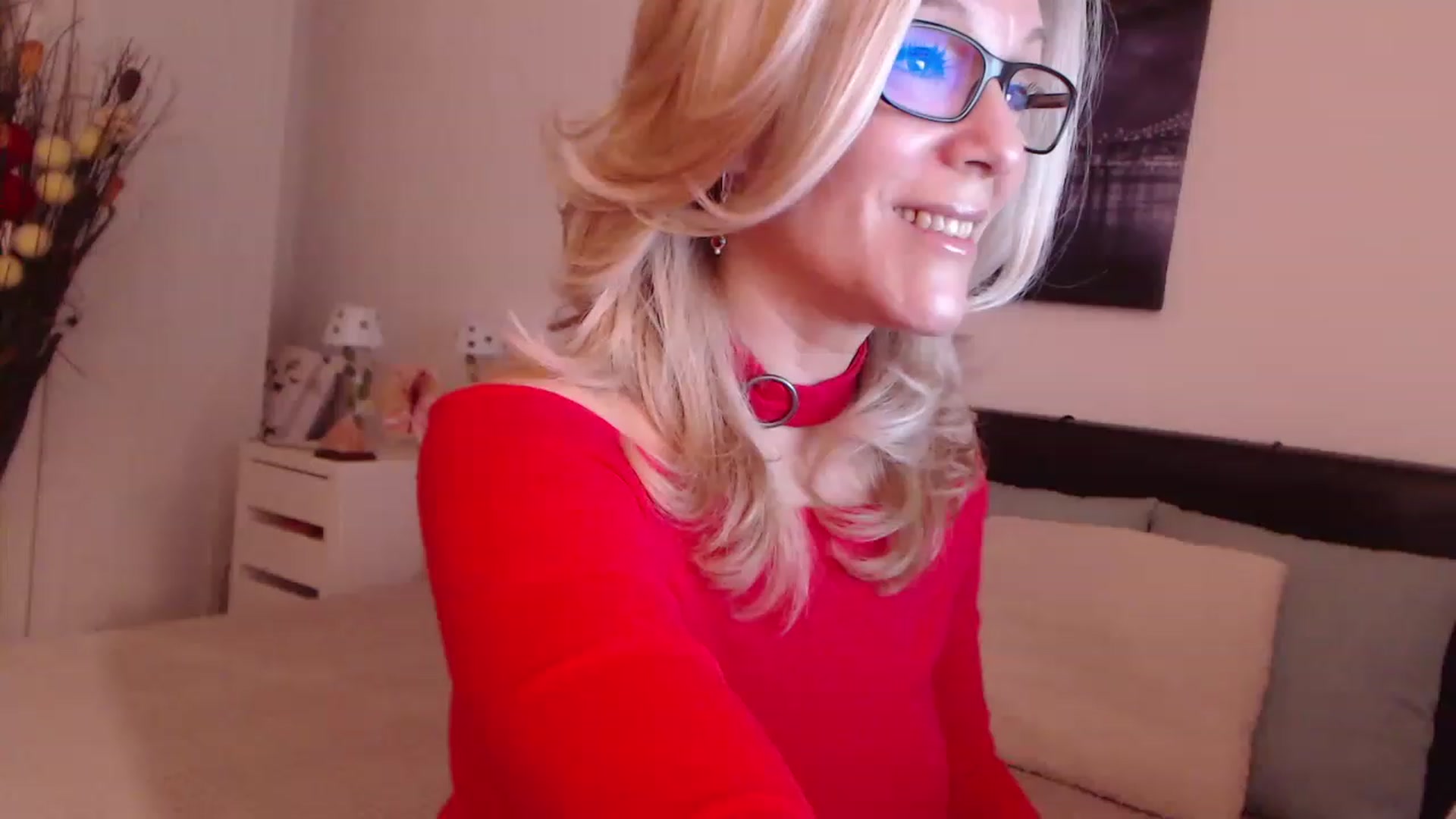 Gallery image thumbnail from Reeya71's myfreecams stream on, 12/06/2022, 01:57 image 16 of 20