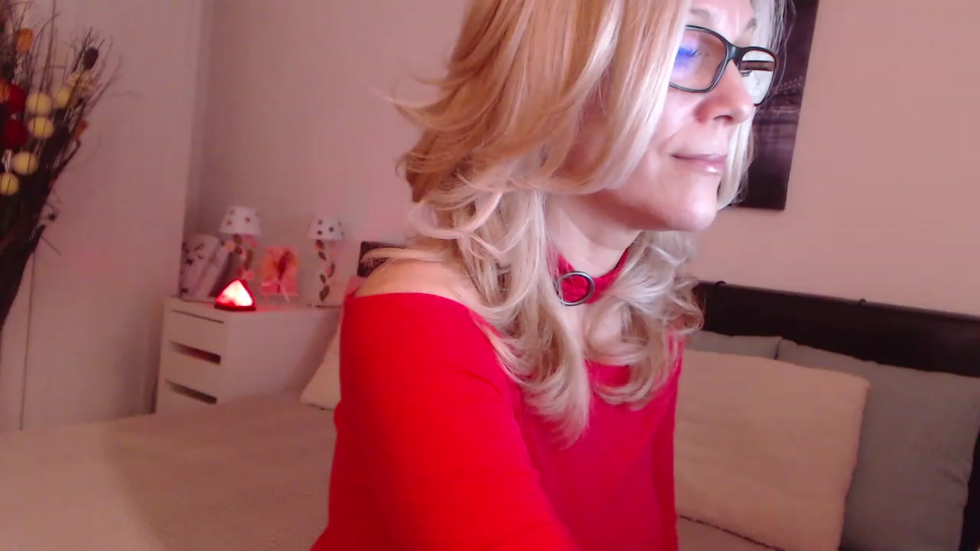 Gallery image thumbnail from Reeya71's myfreecams stream on, 12/06/2022, 01:57 image 5 of 20