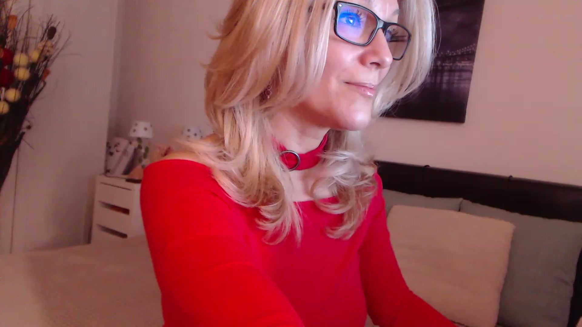 Gallery image thumbnail from Reeya71's myfreecams stream on, 12/06/2022, 02:42 image 10 of 20