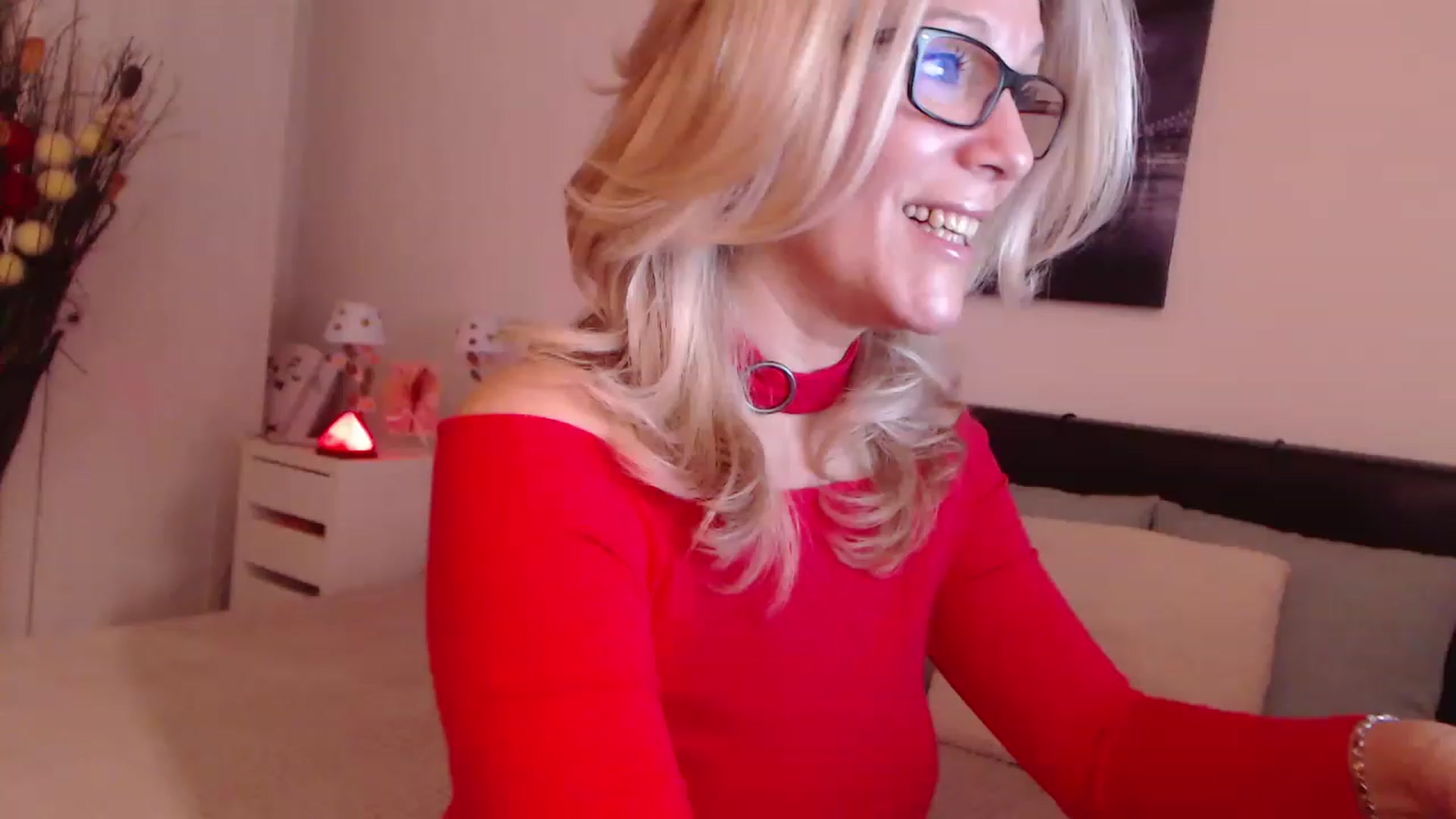 Gallery image thumbnail from Reeya71's myfreecams stream on, 12/06/2022, 02:42 image 14 of 20