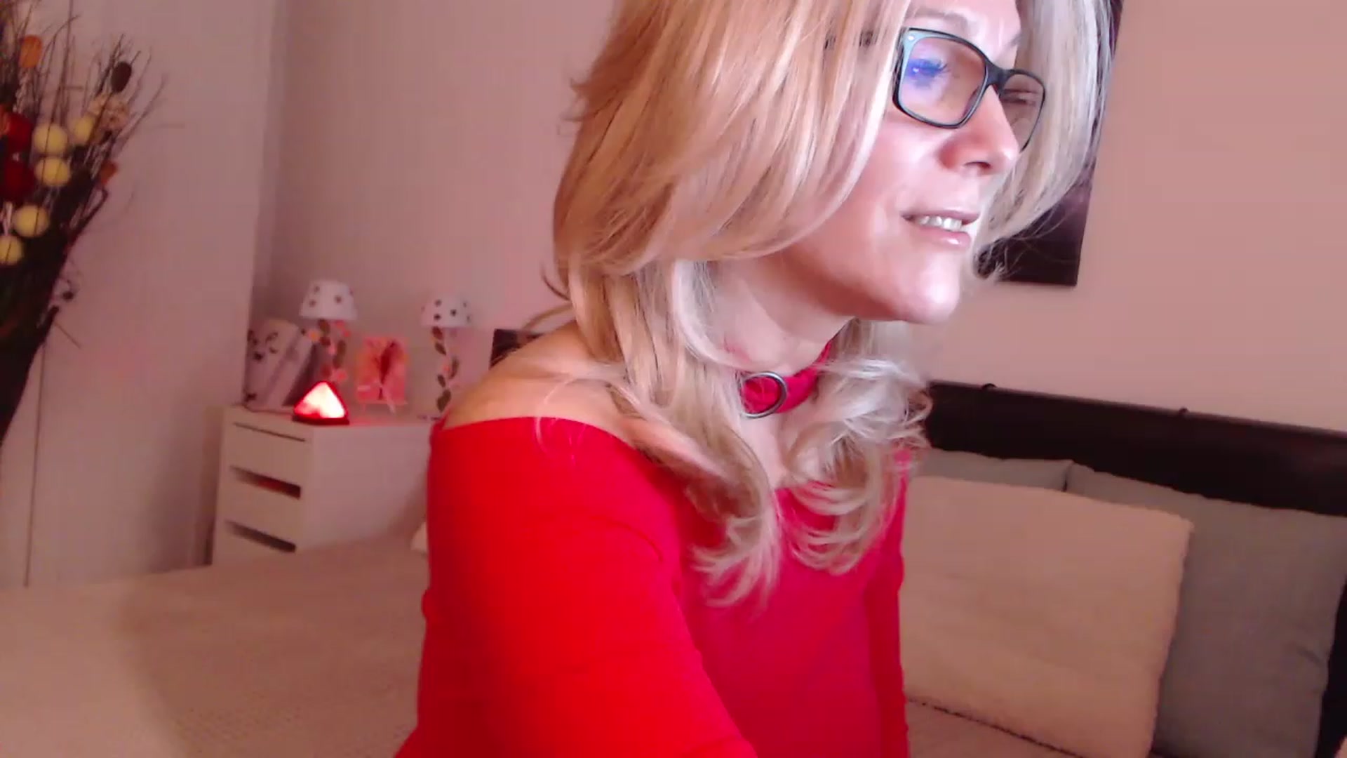 Gallery image thumbnail from Reeya71's myfreecams stream on, 12/06/2022, 02:42 image 6 of 20