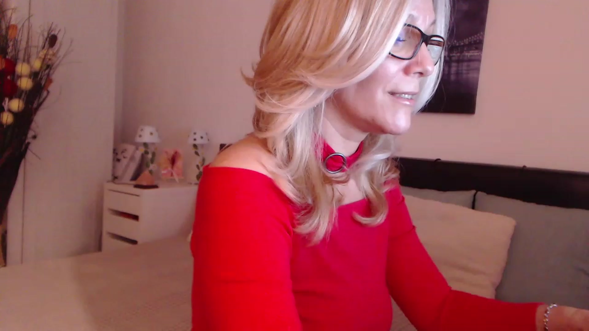 Gallery image thumbnail from Reeya71's myfreecams stream on, 12/06/2022, 04:05 image 9 of 20