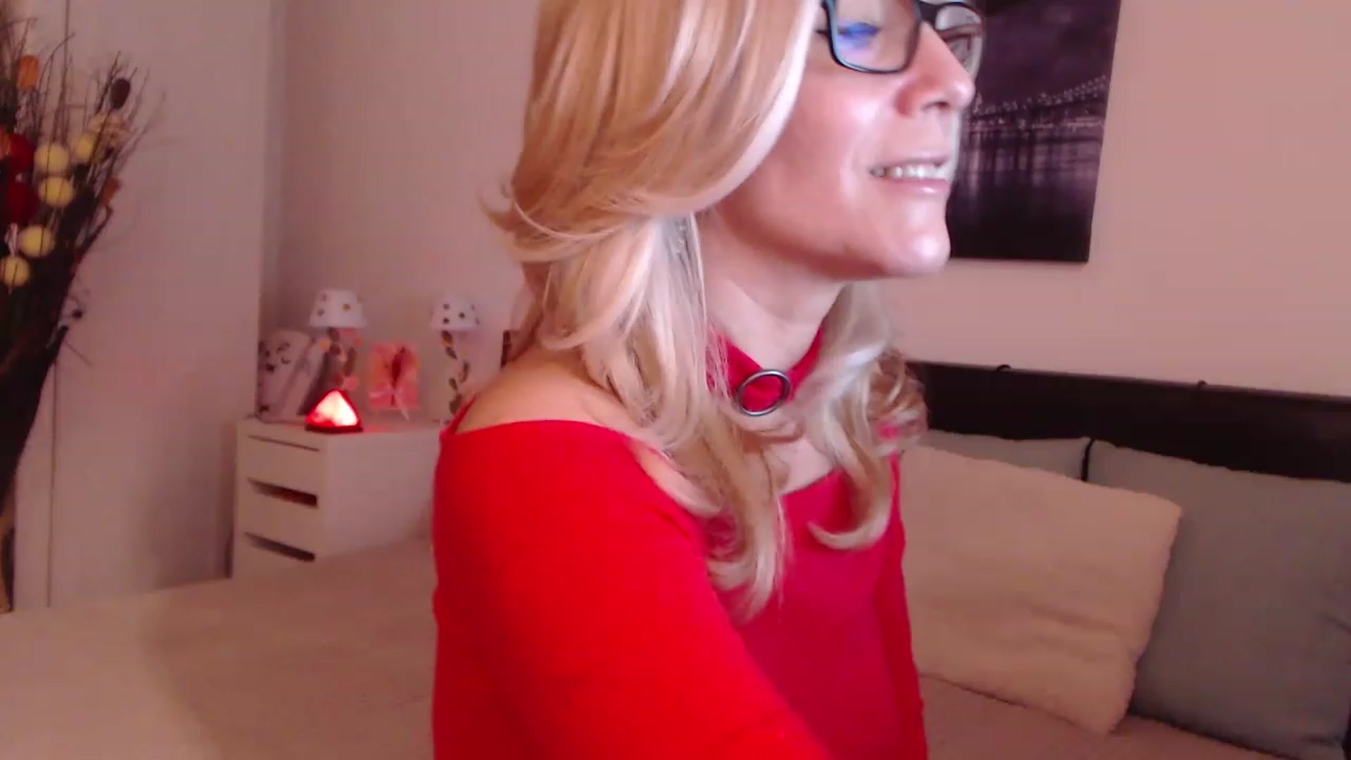 Gallery image thumbnail from Reeya71's myfreecams stream on, 12/06/2022, 04:05 image 12 of 20