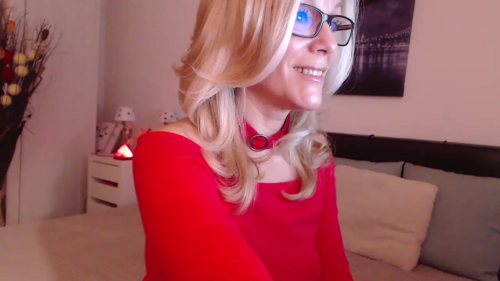 Gallery image thumbnail from Reeya71's myfreecams stream on, 12/06/2022, 04:05 image 4 of 20