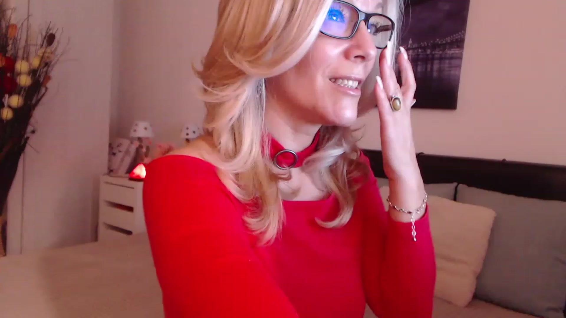 Gallery image thumbnail from Reeya71's myfreecams stream on, 12/06/2022, 04:05 image 10 of 20
