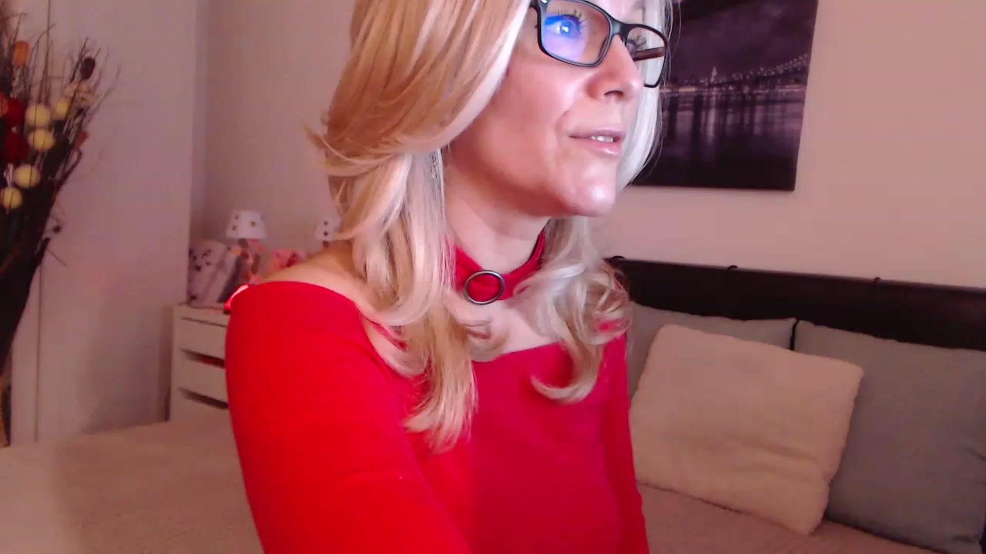 Gallery image thumbnail from Reeya71's myfreecams stream on, 12/06/2022, 04:05 image 13 of 20