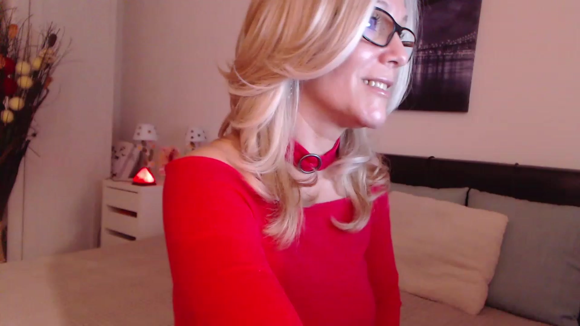 Gallery image thumbnail from Reeya71's myfreecams stream on, 12/06/2022, 04:05 image 11 of 20