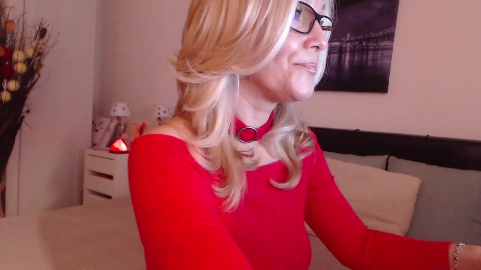 Gallery image thumbnail from Reeya71's myfreecams stream on, 12/06/2022, 04:05 image 15 of 20