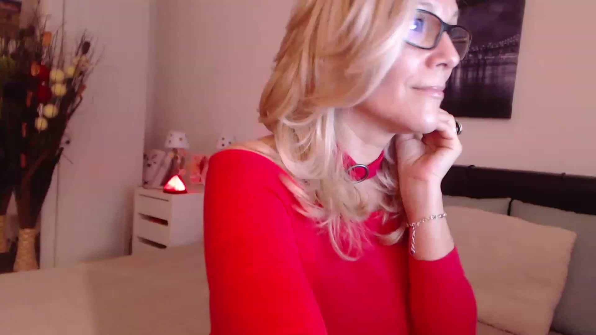 Gallery image thumbnail from Reeya71's myfreecams stream on, 12/06/2022, 07:33 image 4 of 20