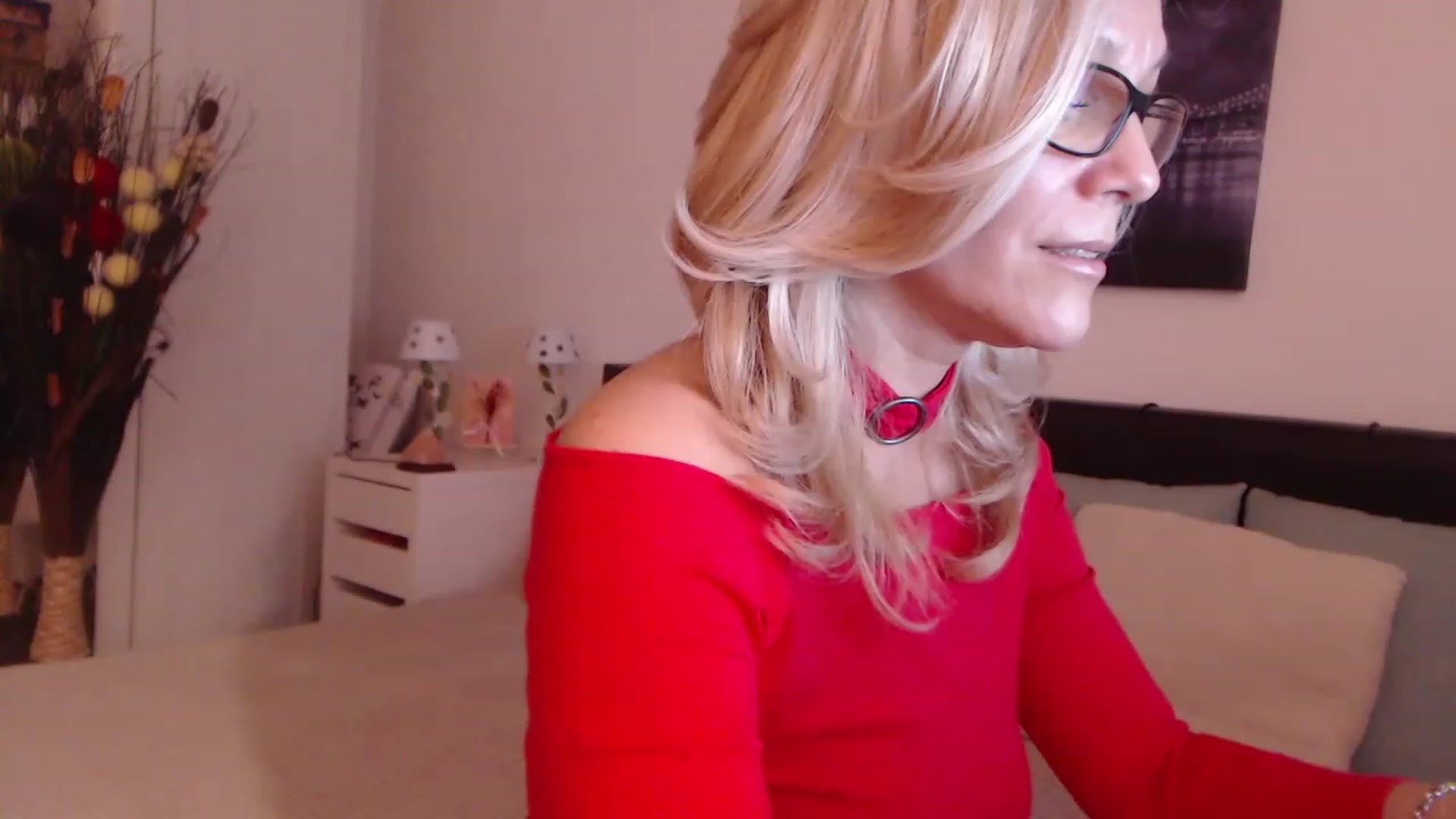 Gallery image thumbnail from Reeya71's myfreecams stream on, 12/06/2022, 07:33 image 10 of 20