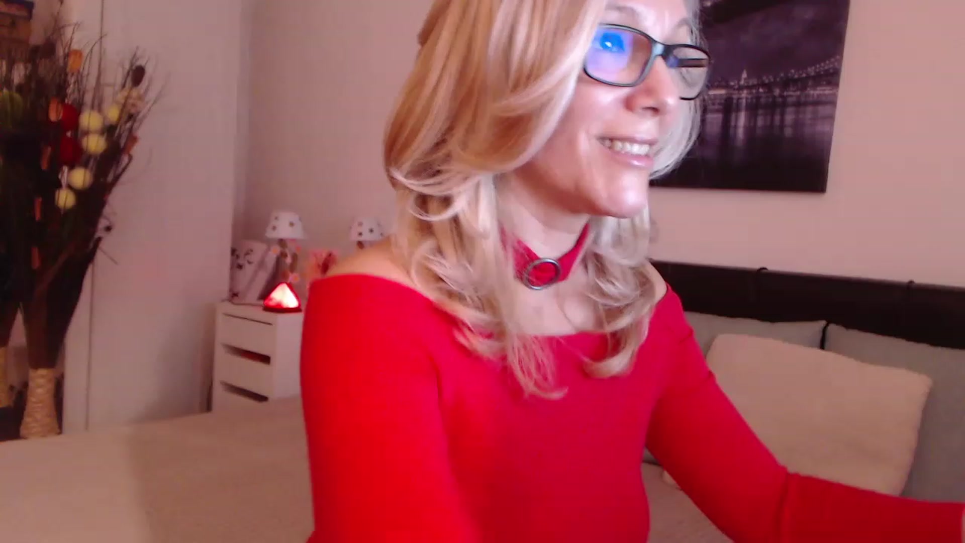 Gallery image thumbnail from Reeya71's myfreecams stream on, 12/06/2022, 07:33 image 12 of 20