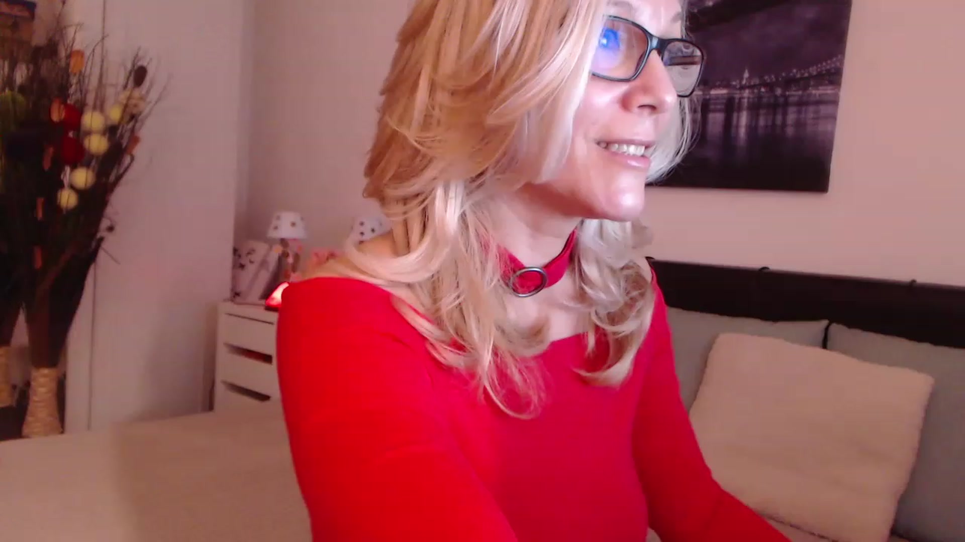 Gallery image thumbnail from Reeya71's myfreecams stream on, 12/06/2022, 07:33 image 2 of 20