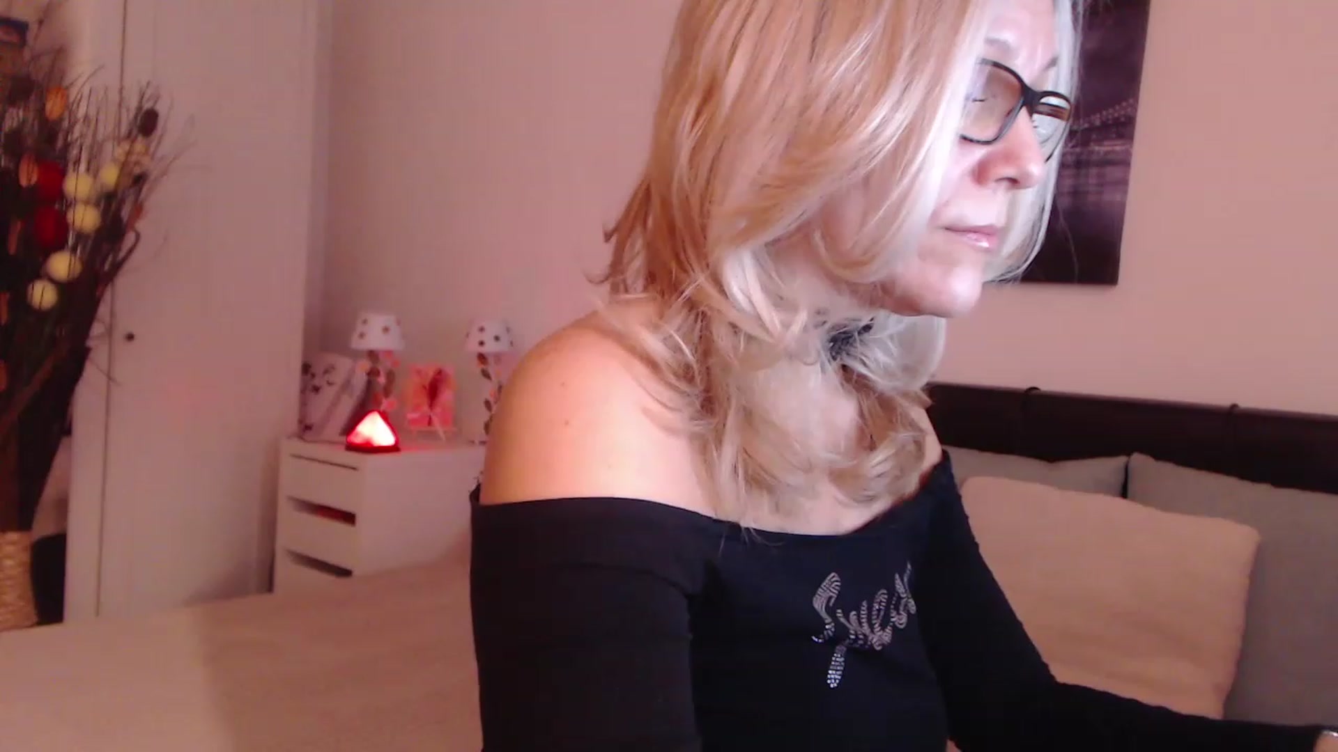 Gallery image thumbnail from Reeya71's myfreecams stream on, 12/07/2022, 01:35 image 19 of 20