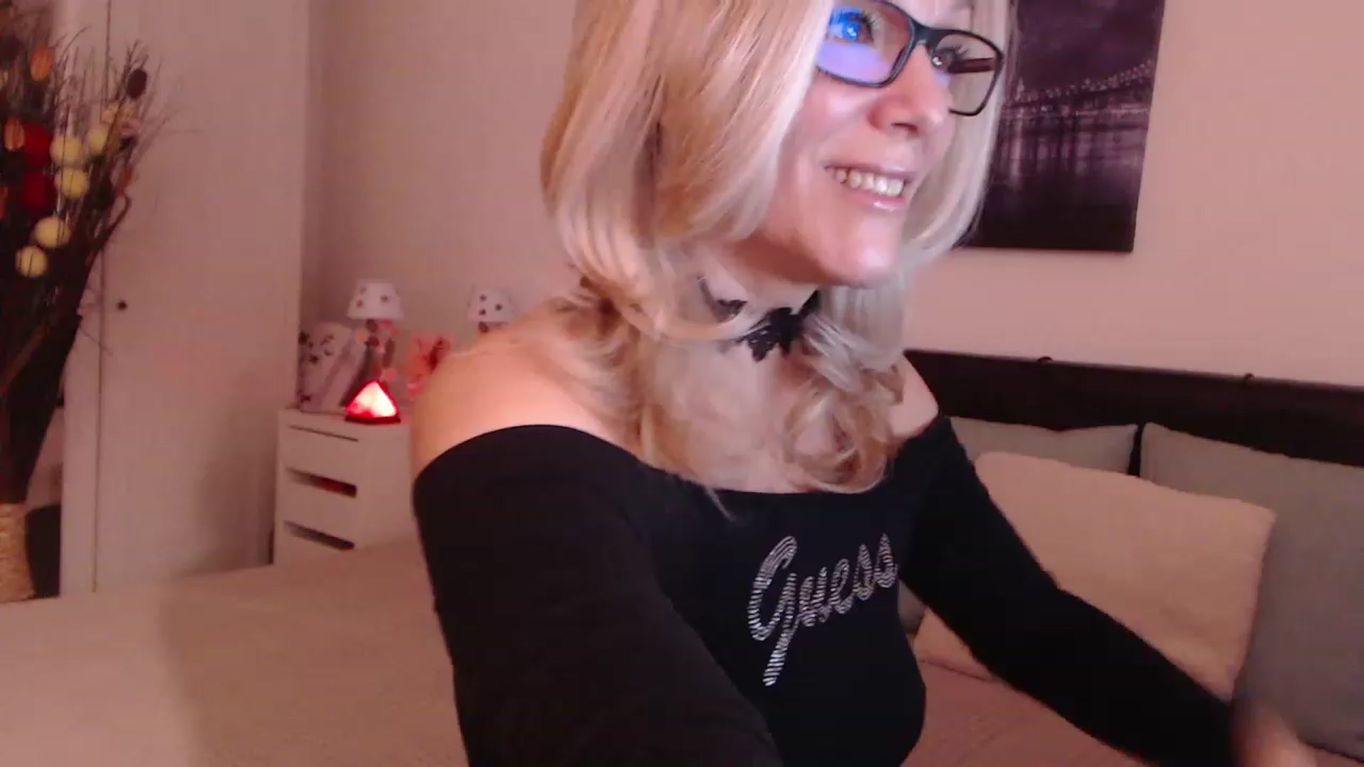 Gallery image thumbnail from Reeya71's myfreecams stream on, 12/07/2022, 03:15 image 7 of 20