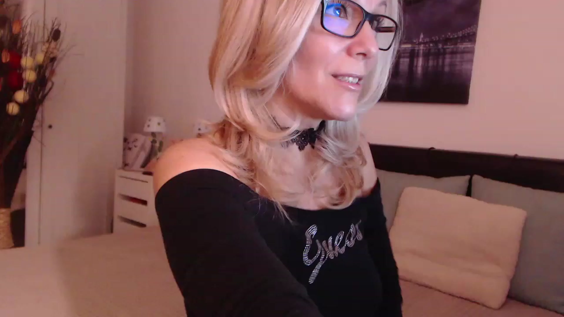 Gallery image thumbnail from Reeya71's myfreecams stream on, 12/07/2022, 03:15 image 20 of 20