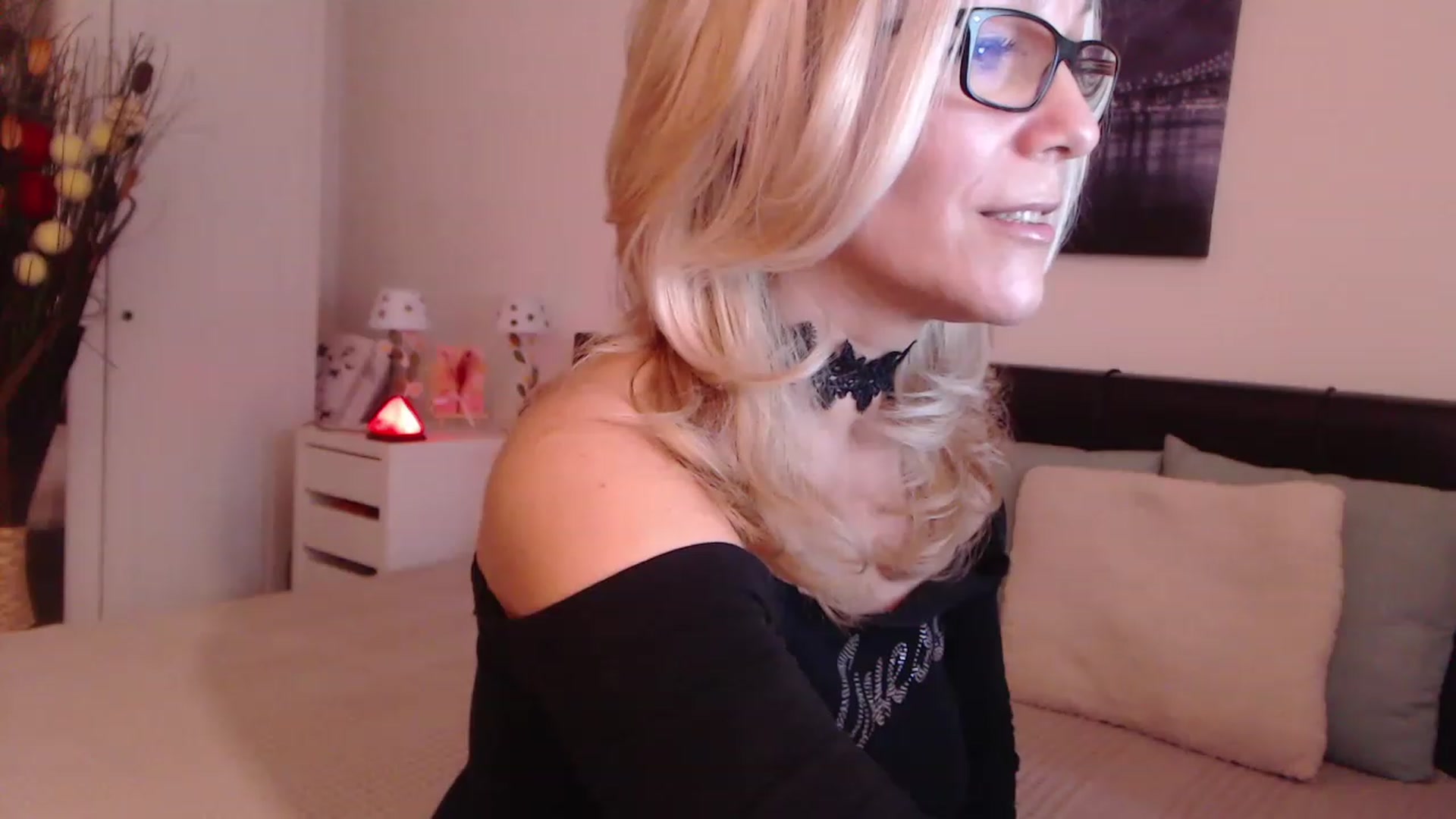 Gallery image thumbnail from Reeya71's myfreecams stream on, 12/07/2022, 08:24 image 14 of 20