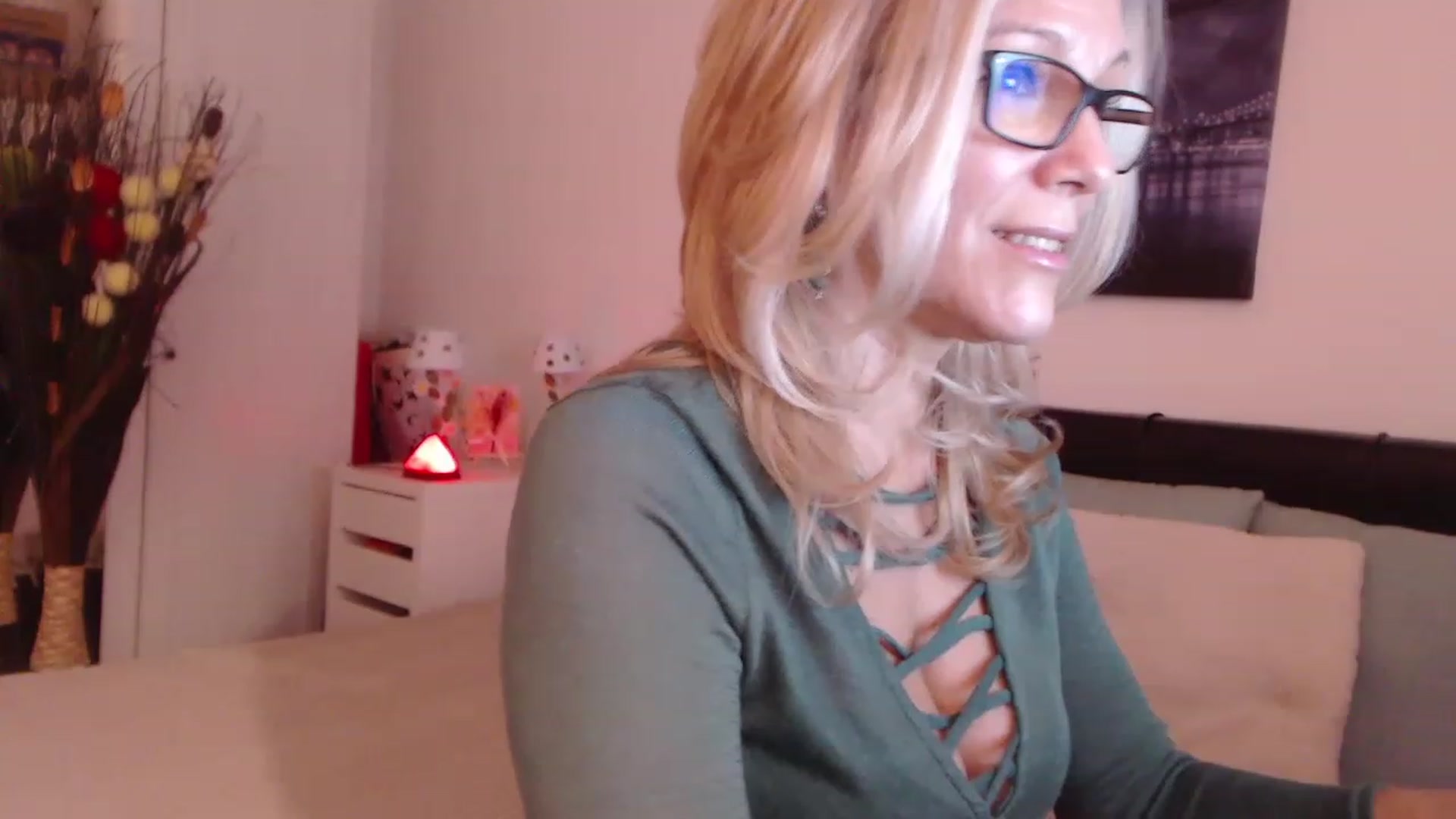 Gallery image thumbnail from Reeya71's myfreecams stream on, 12/09/2022, 08:28 image 20 of 20