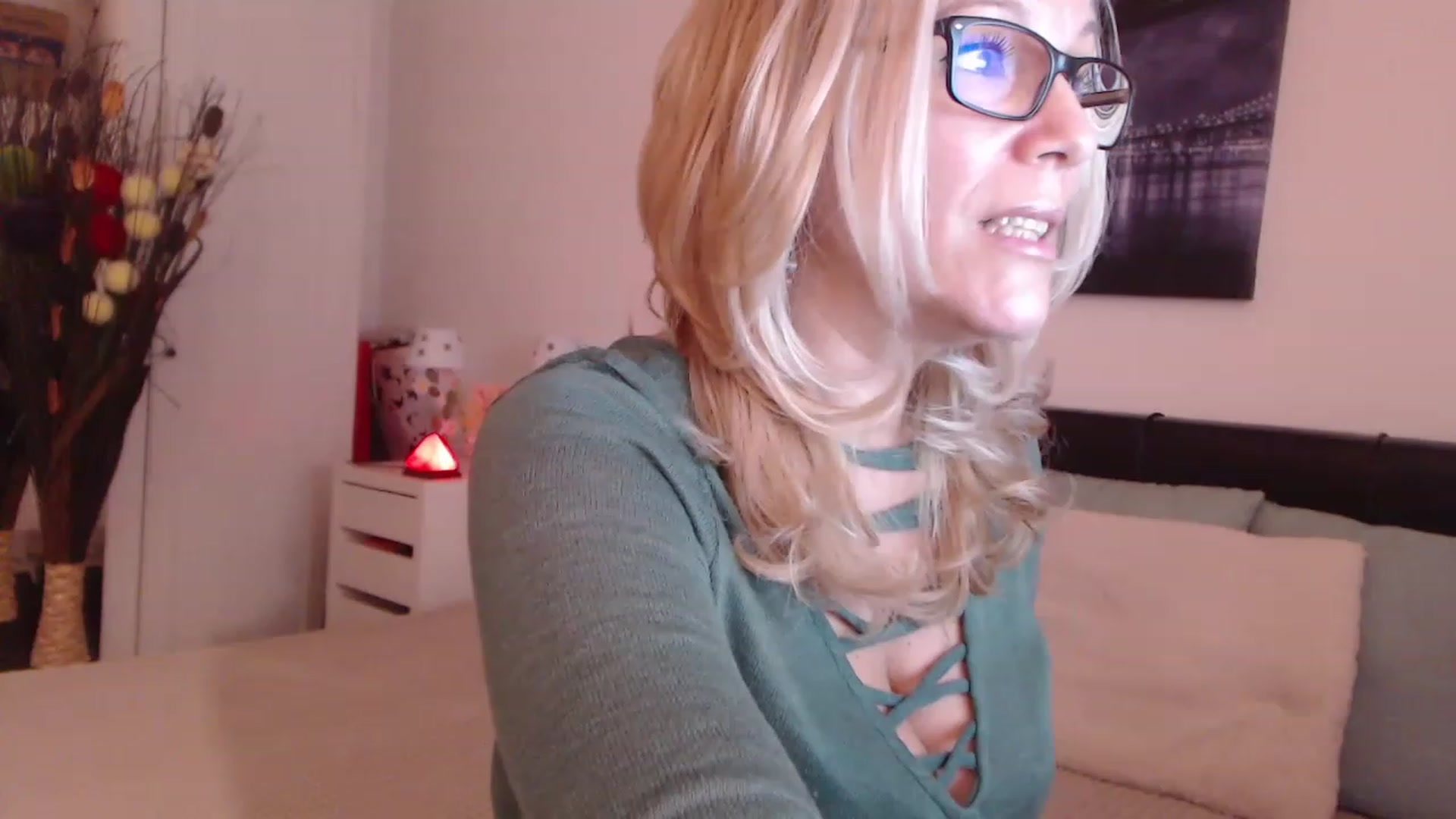 Gallery image thumbnail from Reeya71's myfreecams stream on, 12/09/2022, 09:11 image 2 of 20