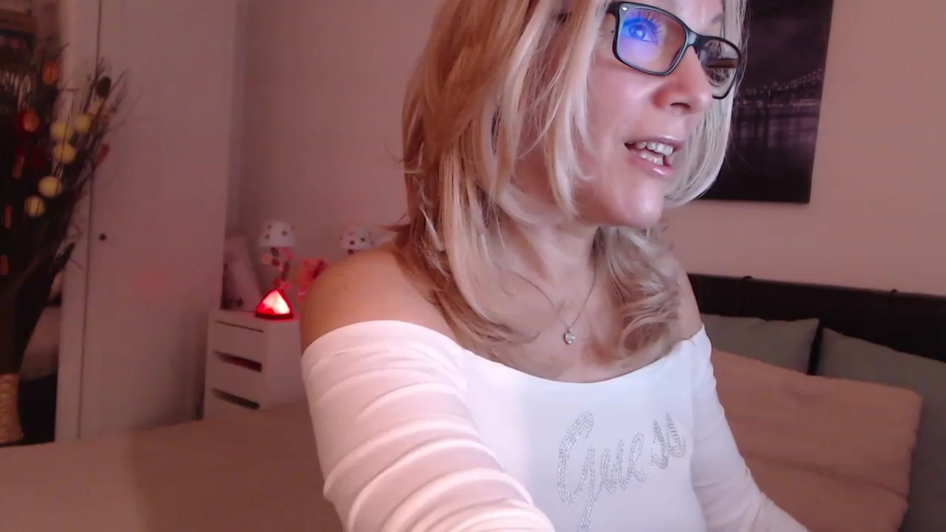 Gallery image thumbnail from Reeya71's myfreecams stream on, 12/12/2022, 03:16 image 8 of 20