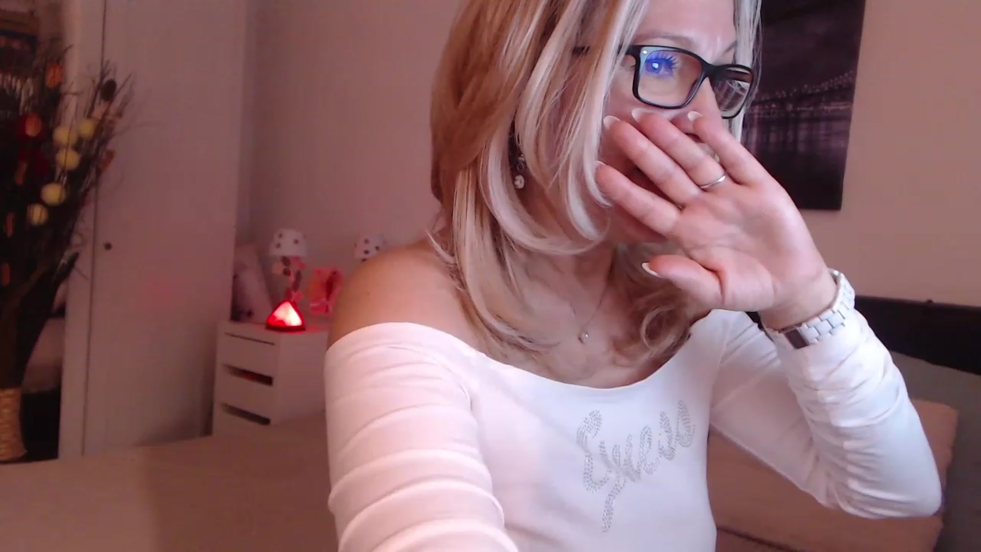 Gallery image thumbnail from Reeya71's myfreecams stream on, 12/12/2022, 03:16 image 14 of 20