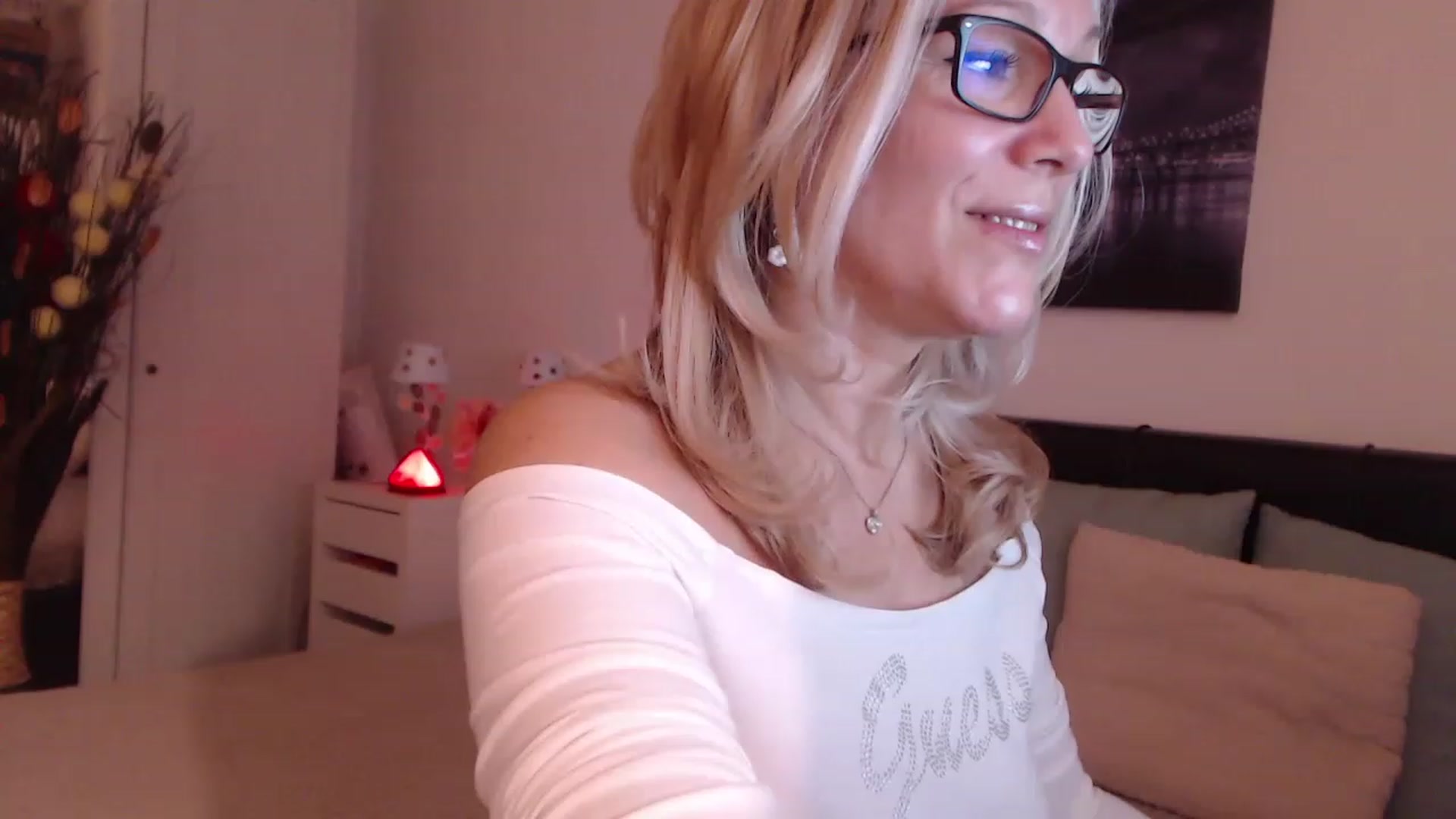 Gallery image thumbnail from Reeya71's myfreecams stream on, 12/12/2022, 04:05 image 9 of 20