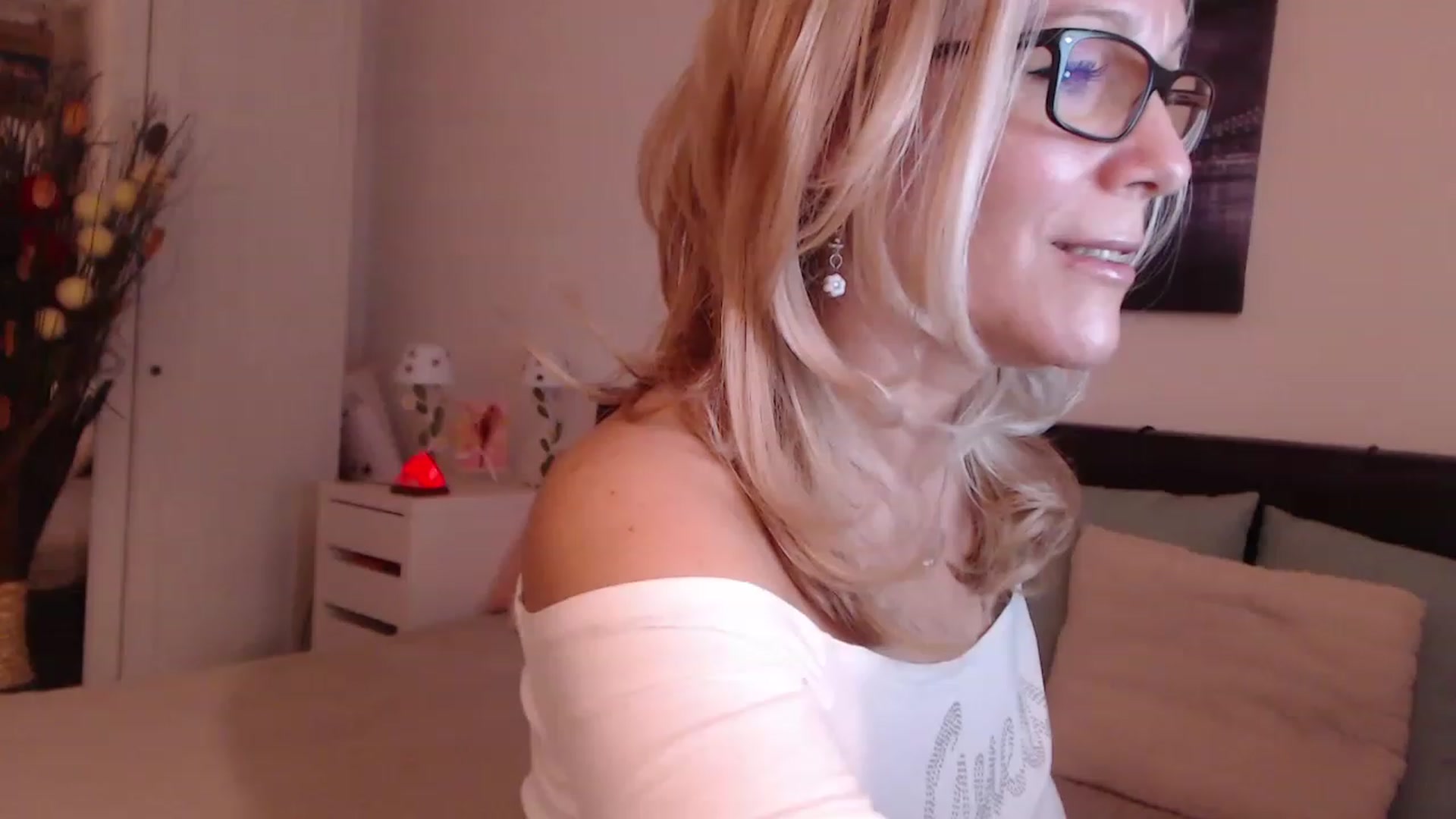 Gallery image thumbnail from Reeya71's myfreecams stream on, 12/12/2022, 04:05 image 14 of 20