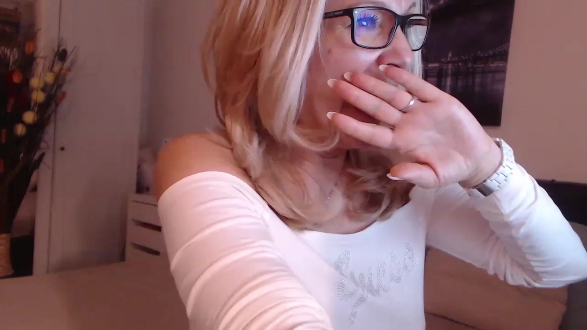 Gallery image thumbnail from Reeya71's myfreecams stream on, 12/12/2022, 05:20 image 18 of 20