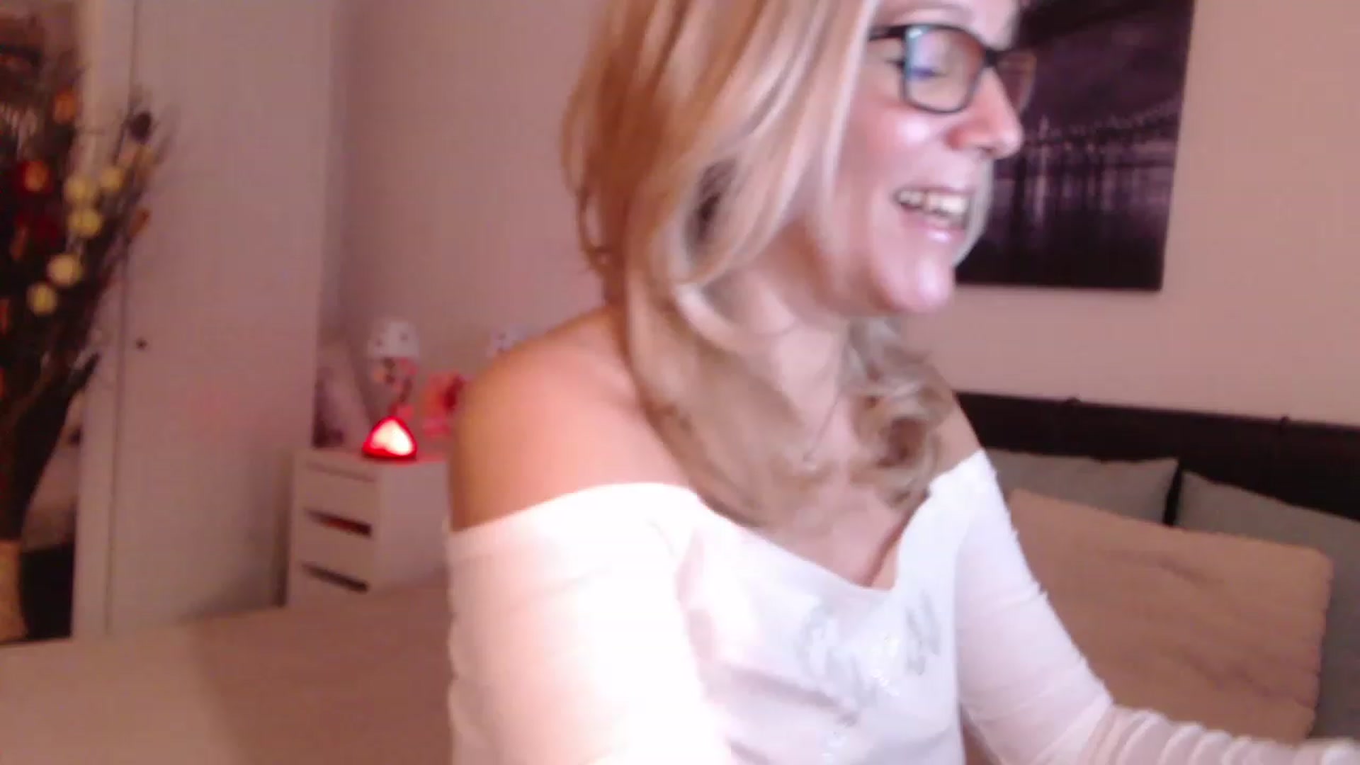 Gallery image thumbnail from Reeya71's myfreecams stream on, 12/12/2022, 05:20 image 11 of 20