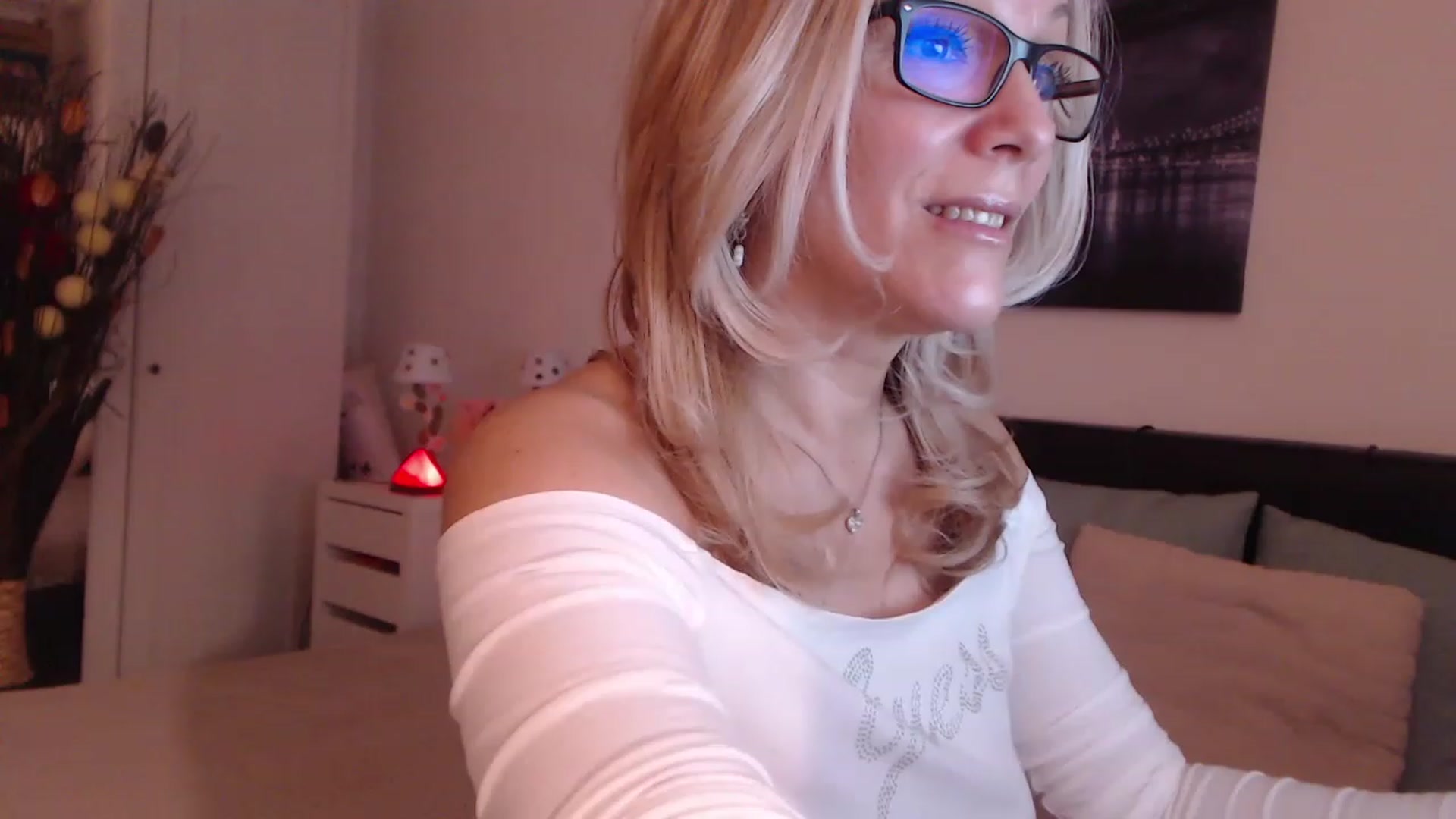 Gallery image thumbnail from Reeya71's myfreecams stream on, 12/12/2022, 05:20 image 3 of 20