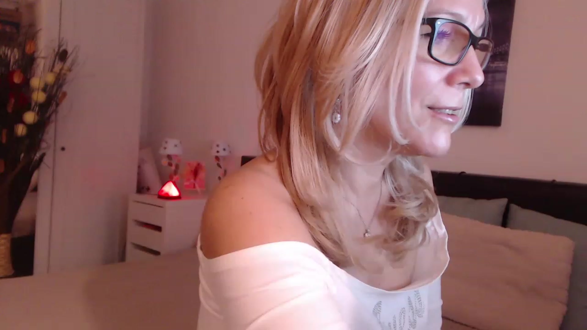 Gallery image thumbnail from Reeya71's myfreecams stream on, 12/12/2022, 05:20 image 8 of 20
