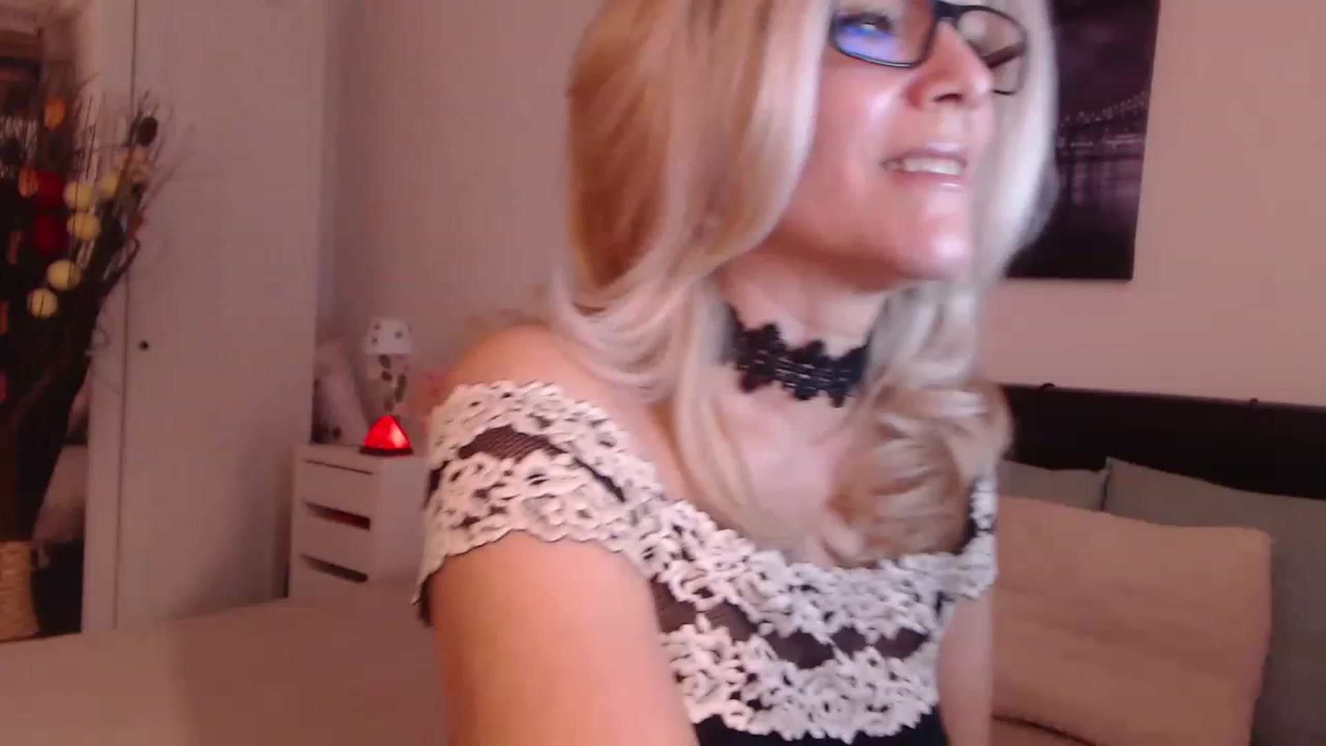 Gallery image thumbnail from Reeya71's myfreecams stream on, 12/13/2022, 01:48 image 19 of 20