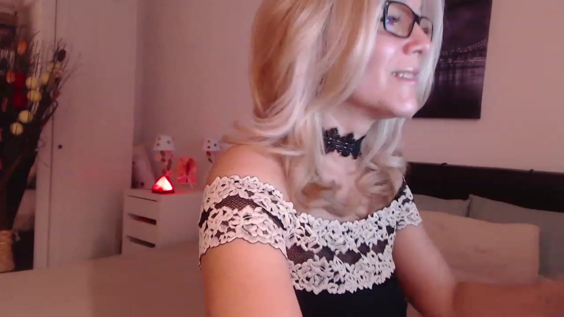 Gallery image thumbnail from Reeya71's myfreecams stream on, 12/13/2022, 01:48 image 2 of 20