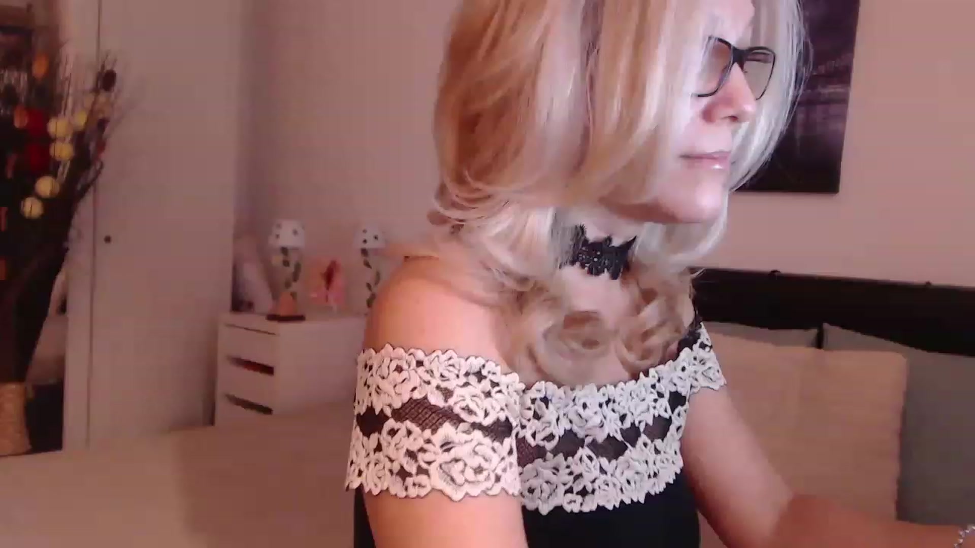 Gallery image thumbnail from Reeya71's myfreecams stream on, 12/13/2022, 02:26 image 18 of 20