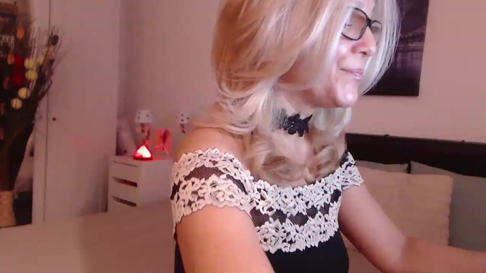 Gallery image thumbnail from Reeya71's myfreecams stream on, 12/13/2022, 02:26 image 4 of 20