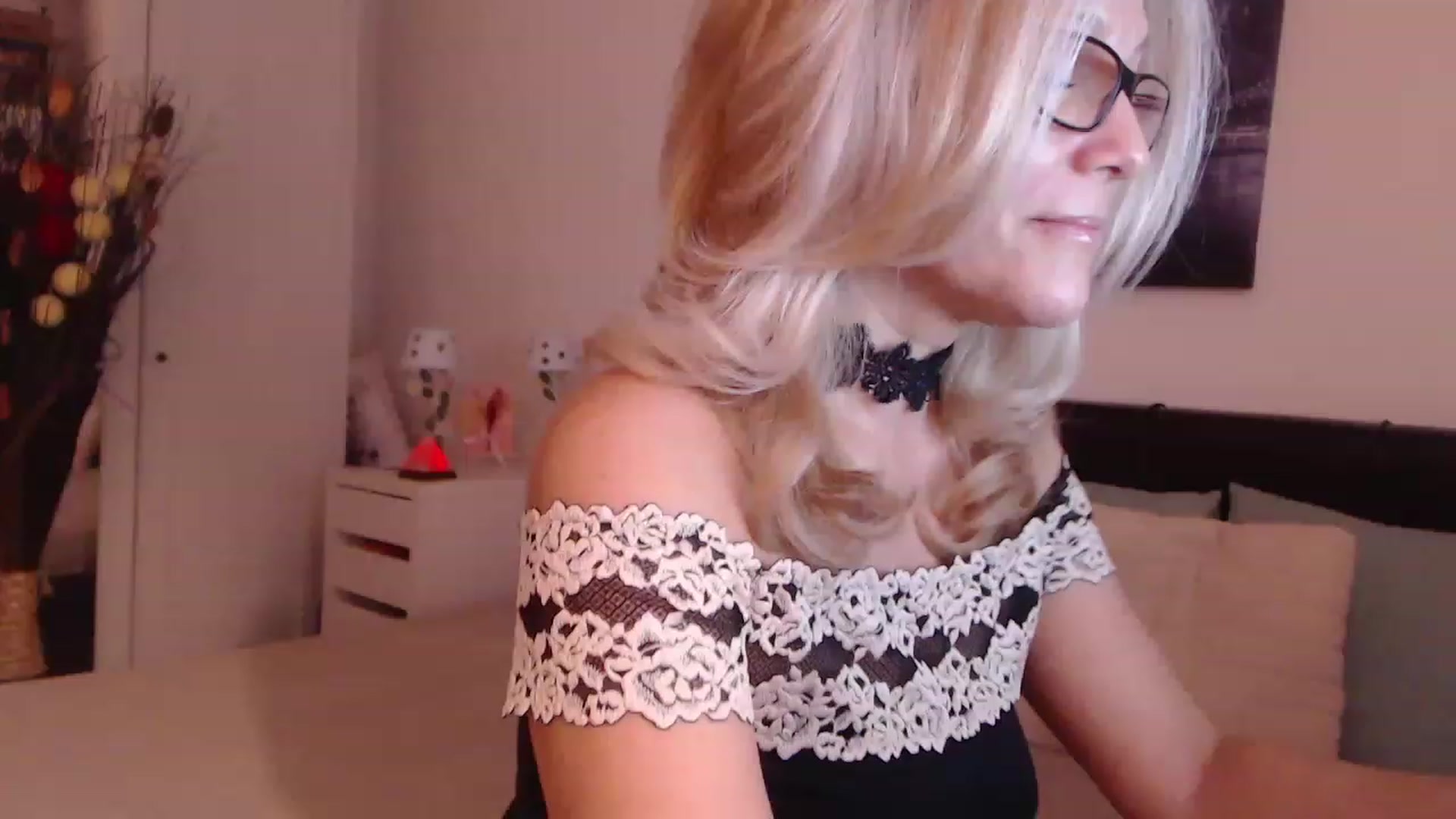 Gallery image thumbnail from Reeya71's myfreecams stream on, 12/13/2022, 02:26 image 13 of 20