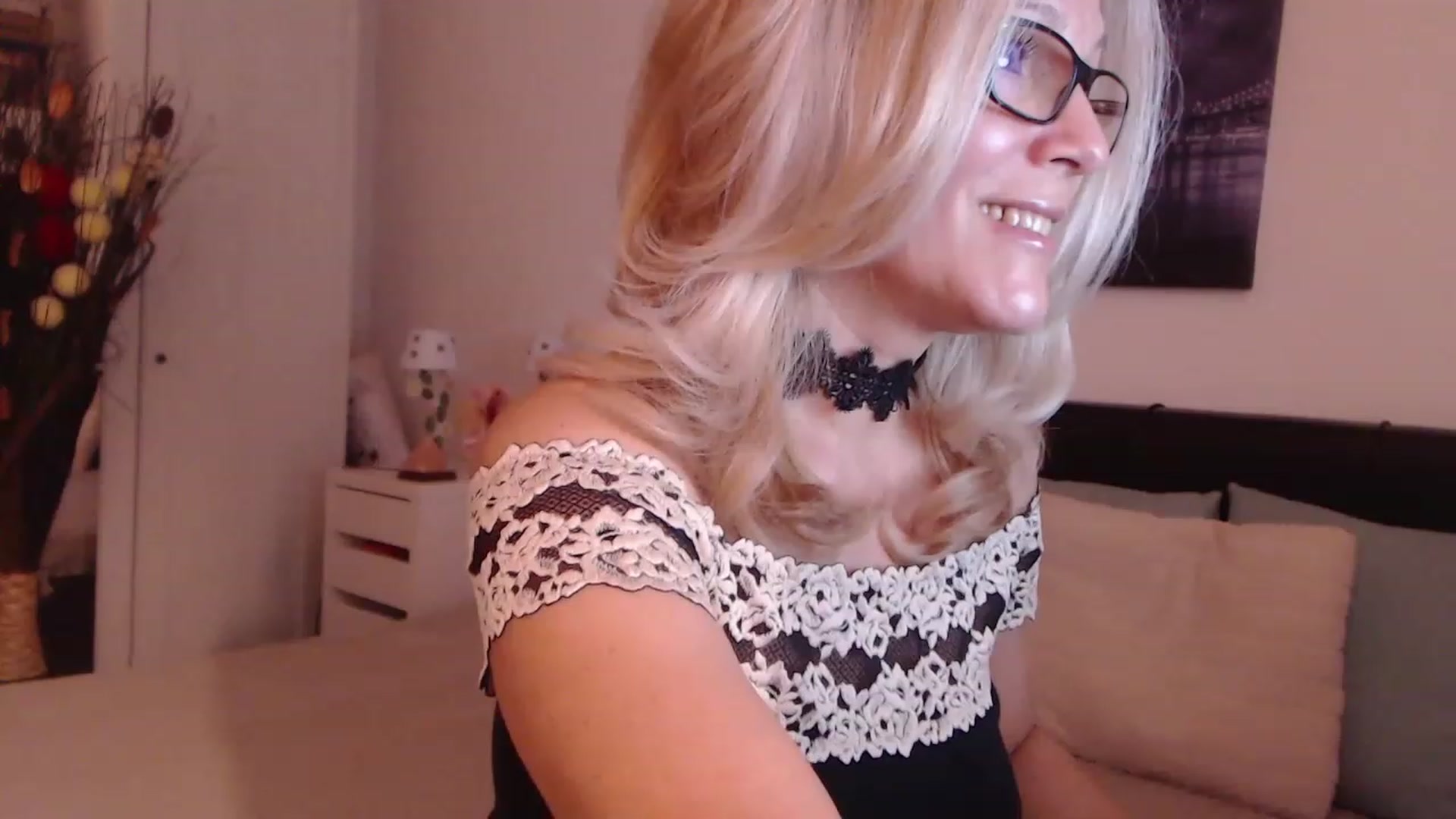 Gallery image thumbnail from Reeya71's myfreecams stream on, 12/13/2022, 02:26 image 14 of 20