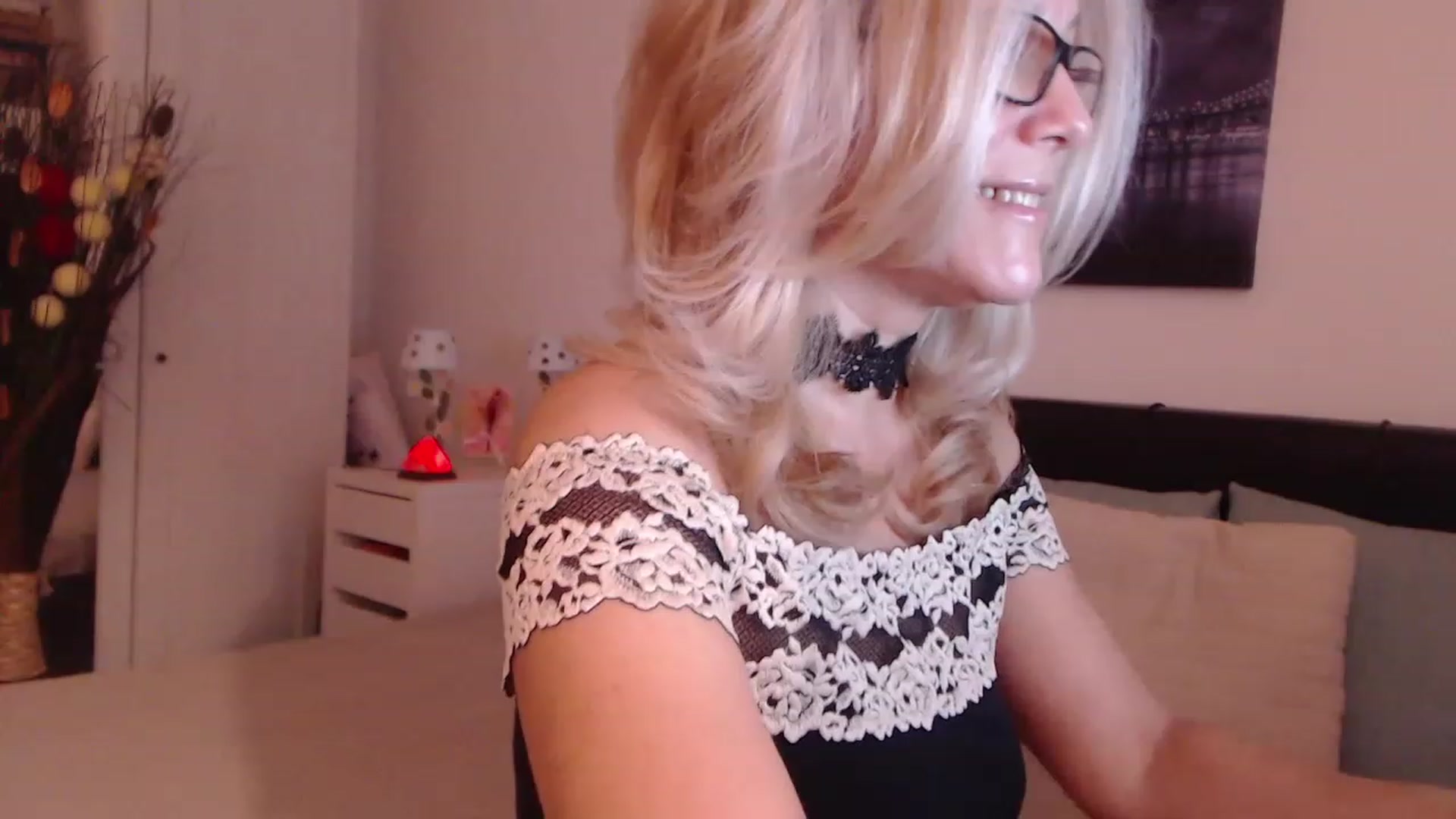 Gallery image thumbnail from Reeya71's myfreecams stream on, 12/13/2022, 02:26 image 11 of 20